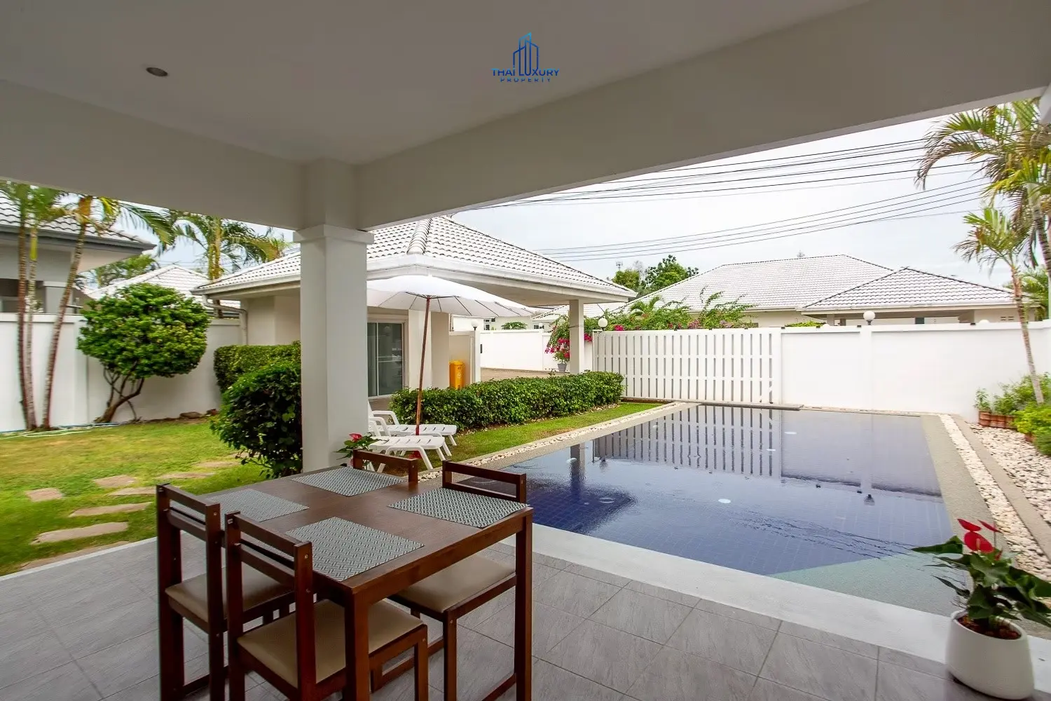 ขายวิลล่าสระว่ายน้ำ 4 ห้องนอน สวยงาม ที่ GOLD A หัวหิน