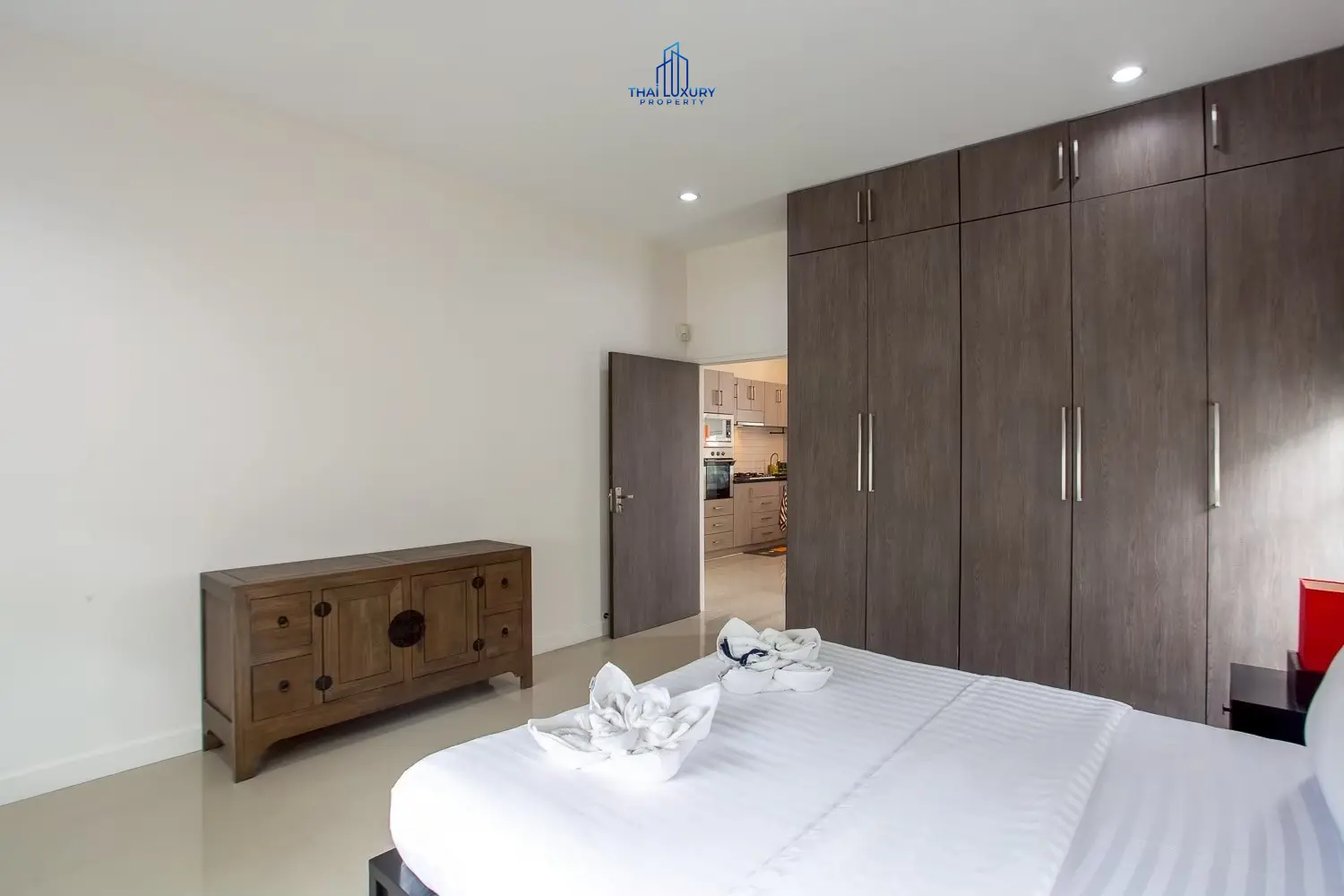 ขายวิลล่าสระว่ายน้ำ 4 ห้องนอน สวยงาม ที่ GOLD A หัวหิน