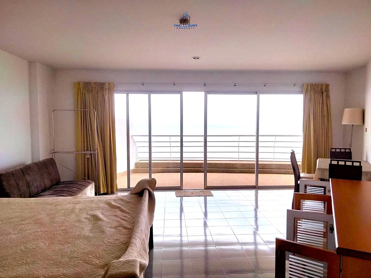 ปล่อยเช่าคอนโดริมทะเล 1 ห้องนอน ที่ Sandy Beach ชะอำ