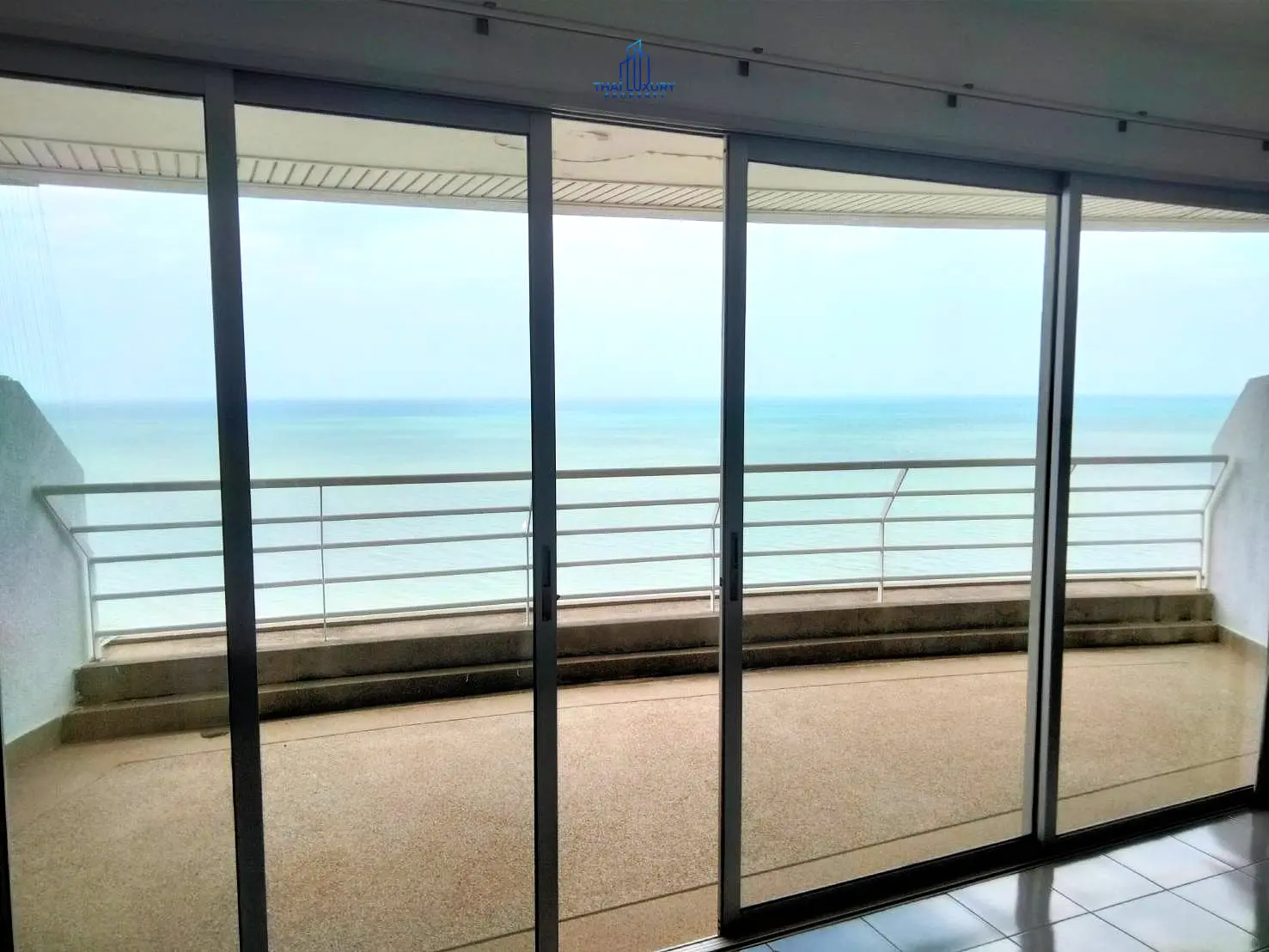 ปล่อยเช่าคอนโดริมทะเล 1 ห้องนอน ที่ Sandy Beach ชะอำ