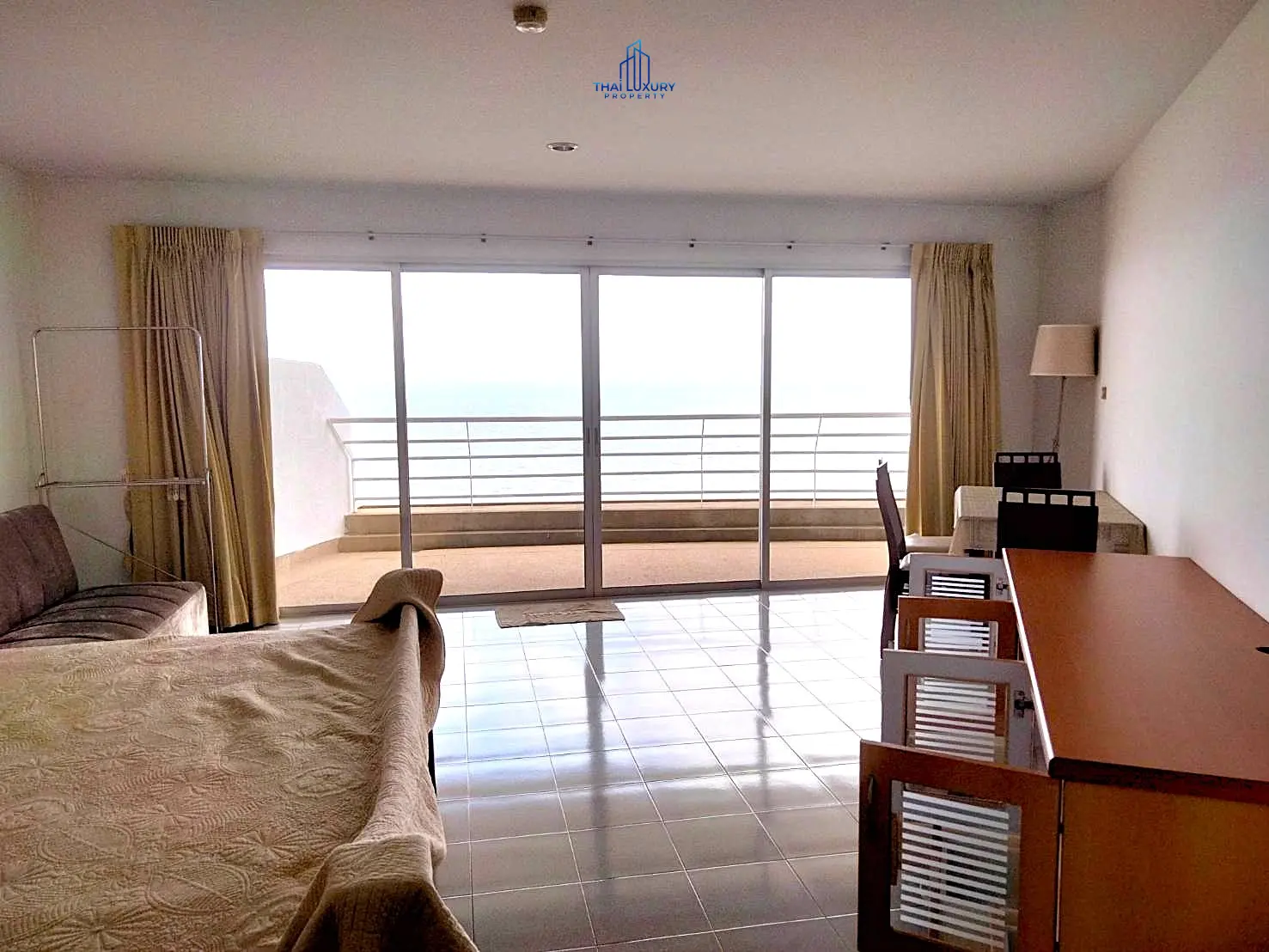 ปล่อยเช่าคอนโดริมทะเล 1 ห้องนอน ที่ Sandy Beach ชะอำ