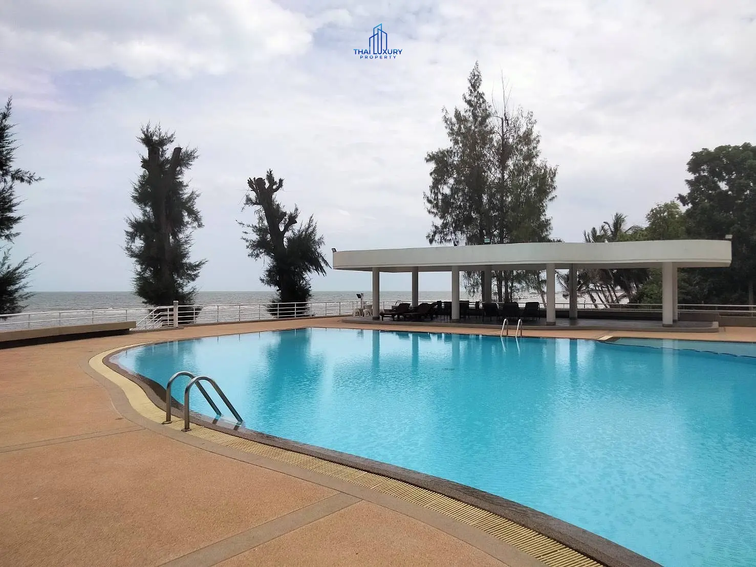 ปล่อยเช่าคอนโดริมทะเล 1 ห้องนอน ที่ Sandy Beach ชะอำ