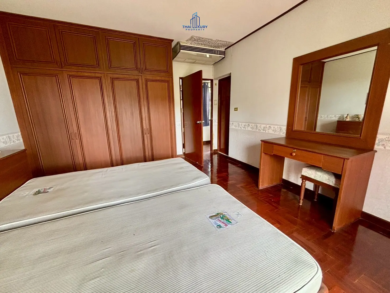 คอนโด 3 ห้องนอนสุดงดงาม พร้อมวิวสนามกอล์ฟ ที่พาล์มฮิลล์ หัวหิน