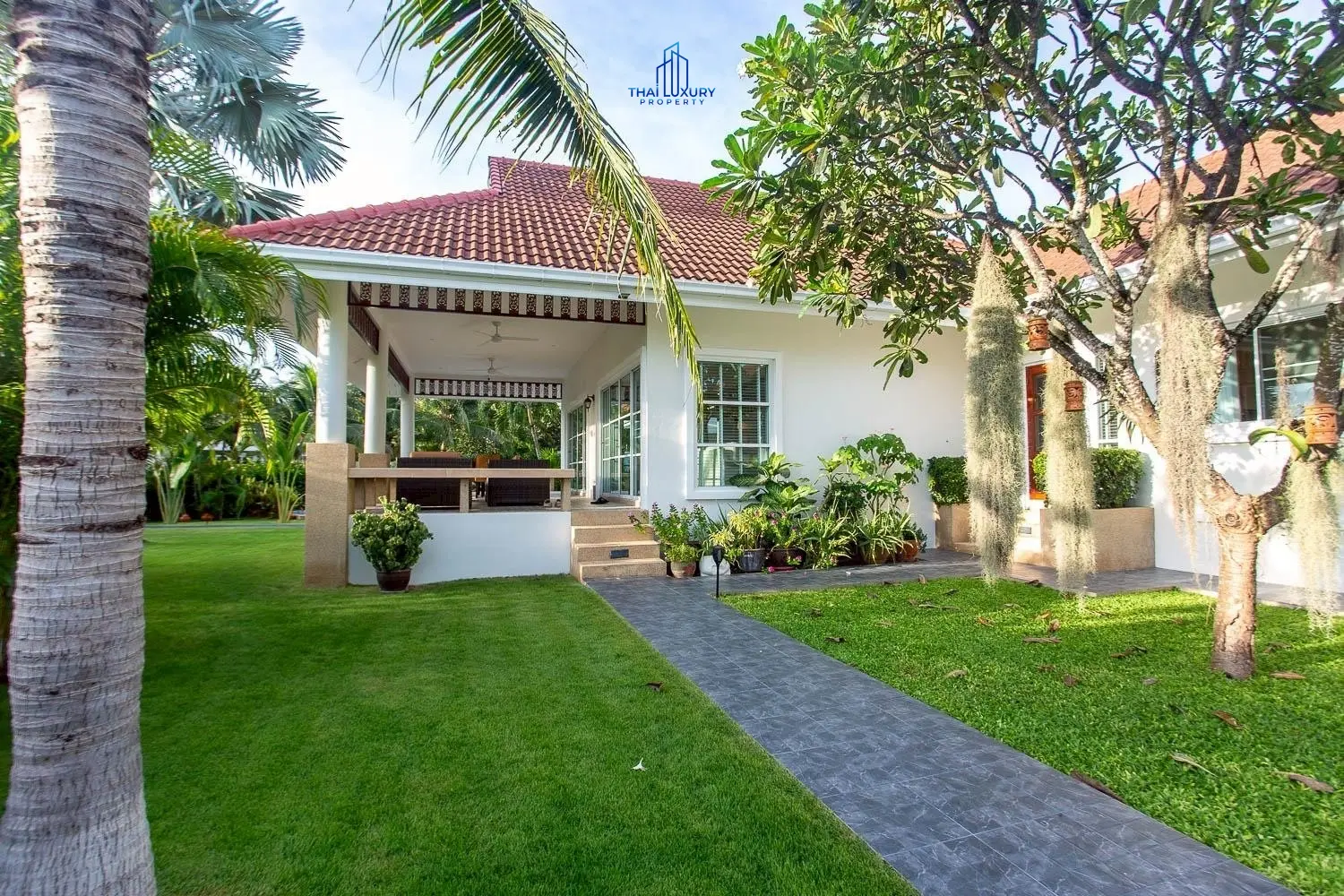 ขายวิลล่าสระว่ายน้ำสุดหรู สไตล์โมเดิร์น ที่ Smart House Valley หัวหิน