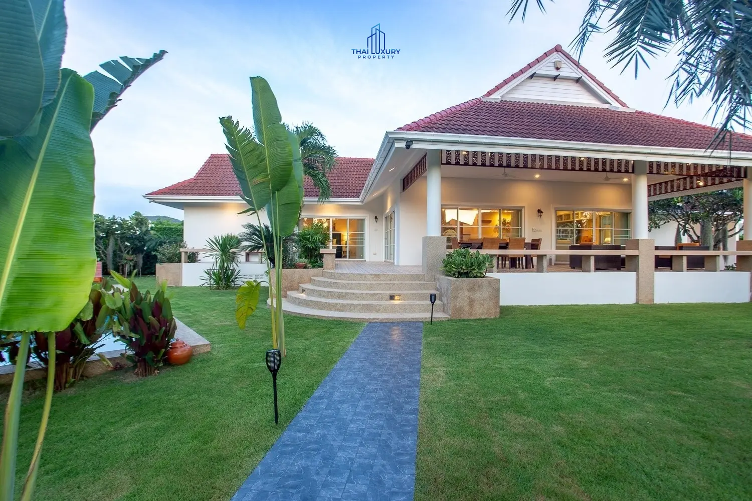 ขายวิลล่าสระว่ายน้ำสุดหรู สไตล์โมเดิร์น ที่ Smart House Valley หัวหิน