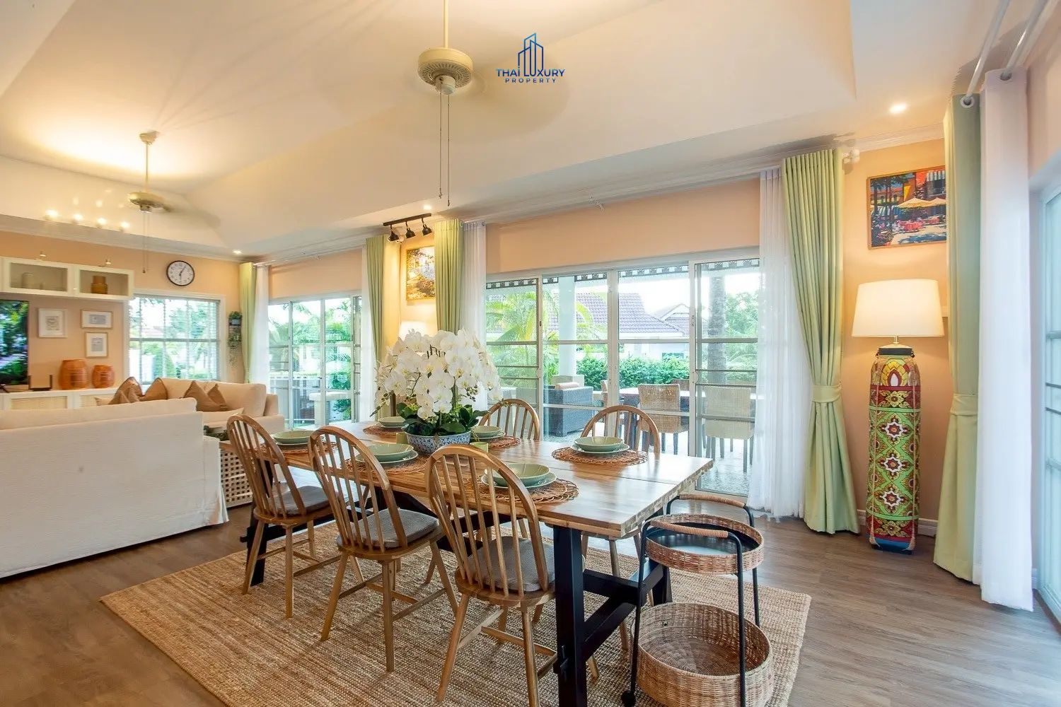 ขายวิลล่าสระว่ายน้ำสุดหรู สไตล์โมเดิร์น ที่ Smart House Valley หัวหิน