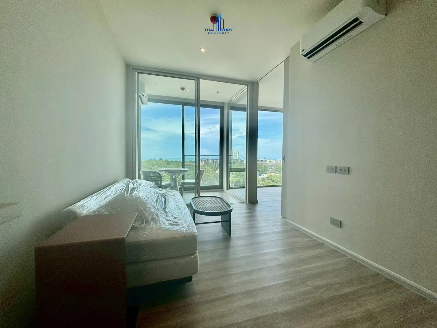 คอนโดหรูใหม่เอี่ยม 1 ห้องนอน เห็นวิวทะเล ที่ VEHHA HUA HIN