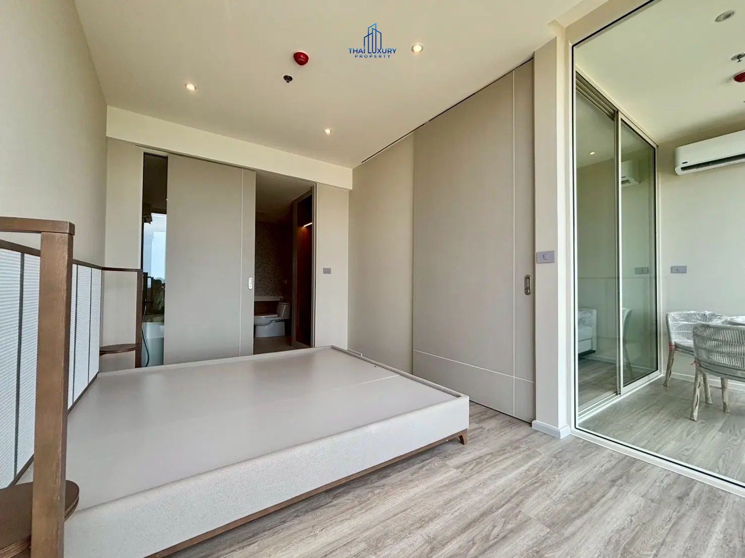 คอนโดหรูใหม่เอี่ยม 1 ห้องนอน เห็นวิวทะเล ที่ VEHHA HUA HIN