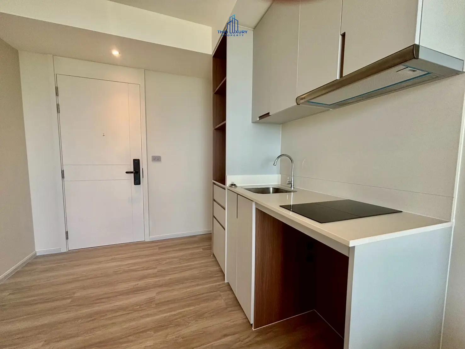 คอนโดหรูใหม่เอี่ยม 1 ห้องนอน เห็นวิวทะเล ที่ VEHHA HUA HIN