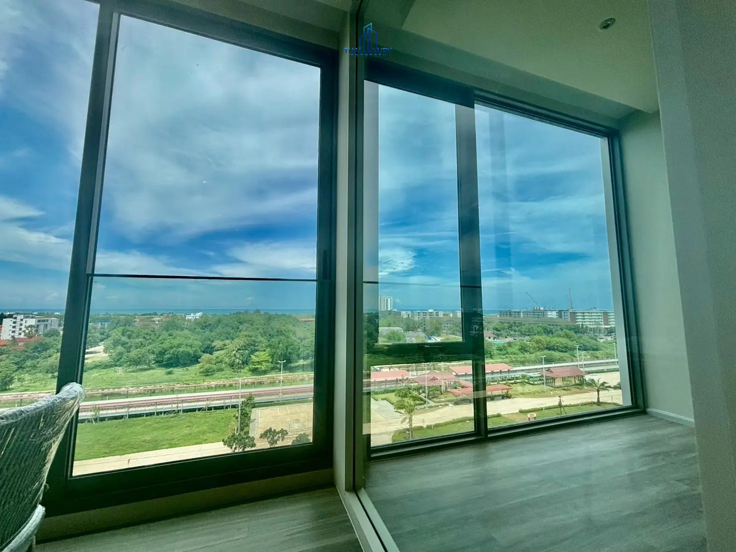 คอนโดหรูใหม่เอี่ยม 1 ห้องนอน เห็นวิวทะเล ที่ VEHHA HUA HIN