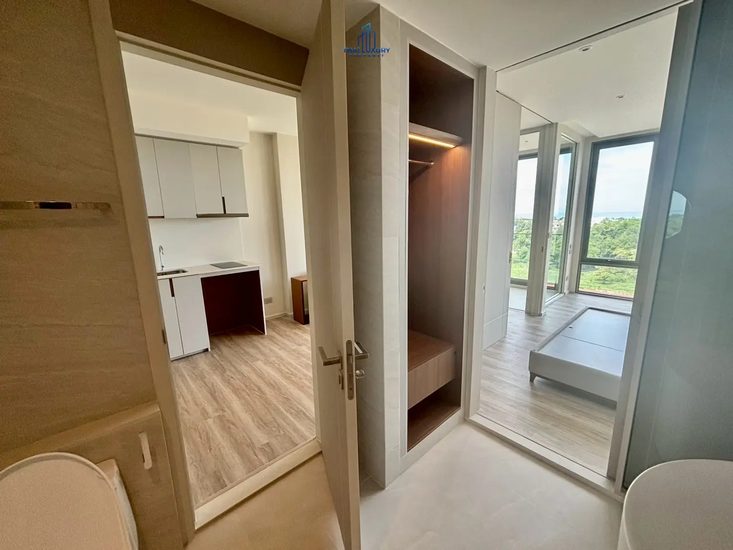 คอนโดหรูใหม่เอี่ยม 1 ห้องนอน เห็นวิวทะเล ที่ VEHHA HUA HIN