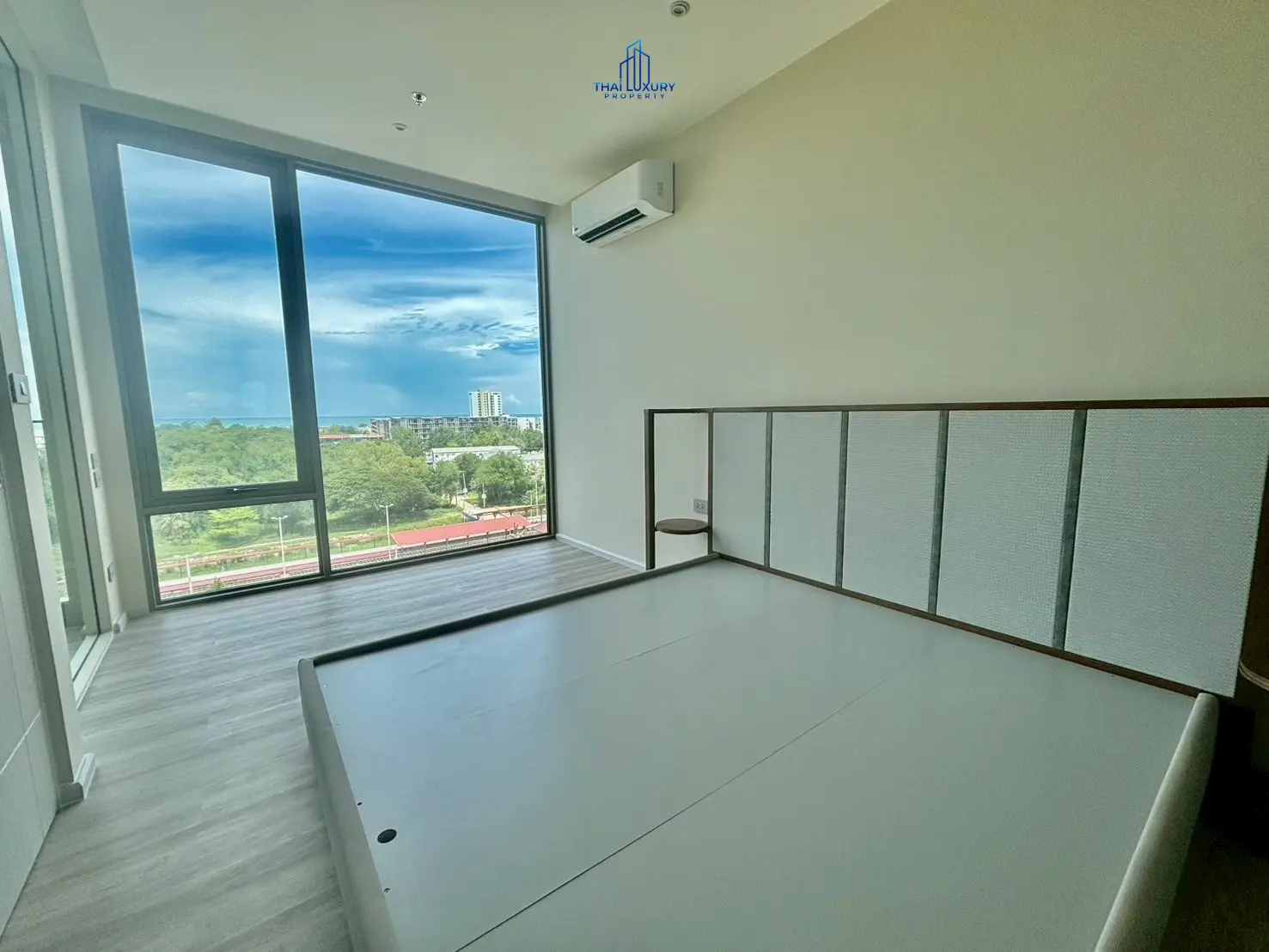 คอนโดหรูใหม่เอี่ยม 1 ห้องนอน เห็นวิวทะเล ที่ VEHHA HUA HIN