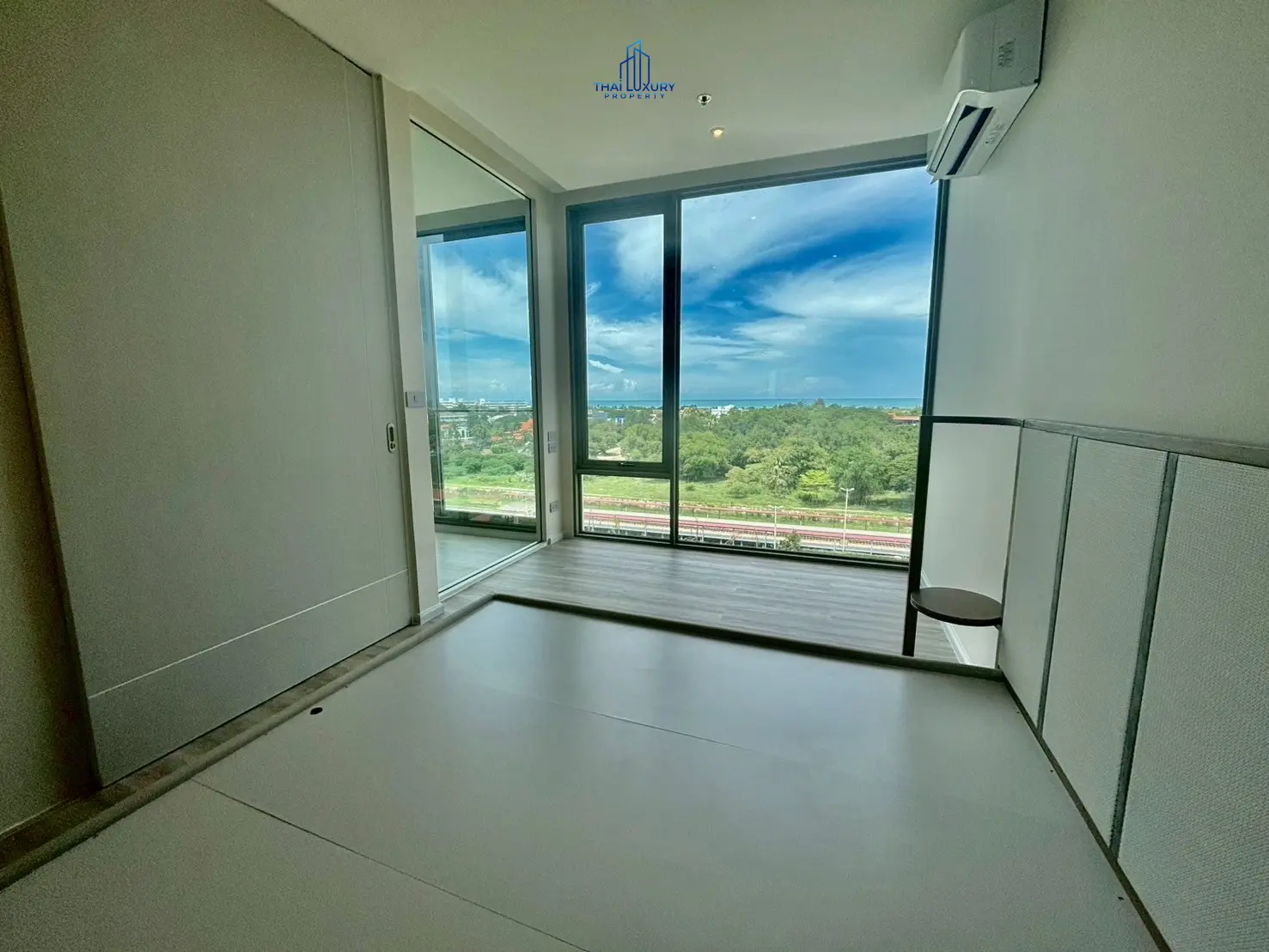 คอนโดหรูใหม่เอี่ยม 1 ห้องนอน เห็นวิวทะเล ที่ VEHHA HUA HIN