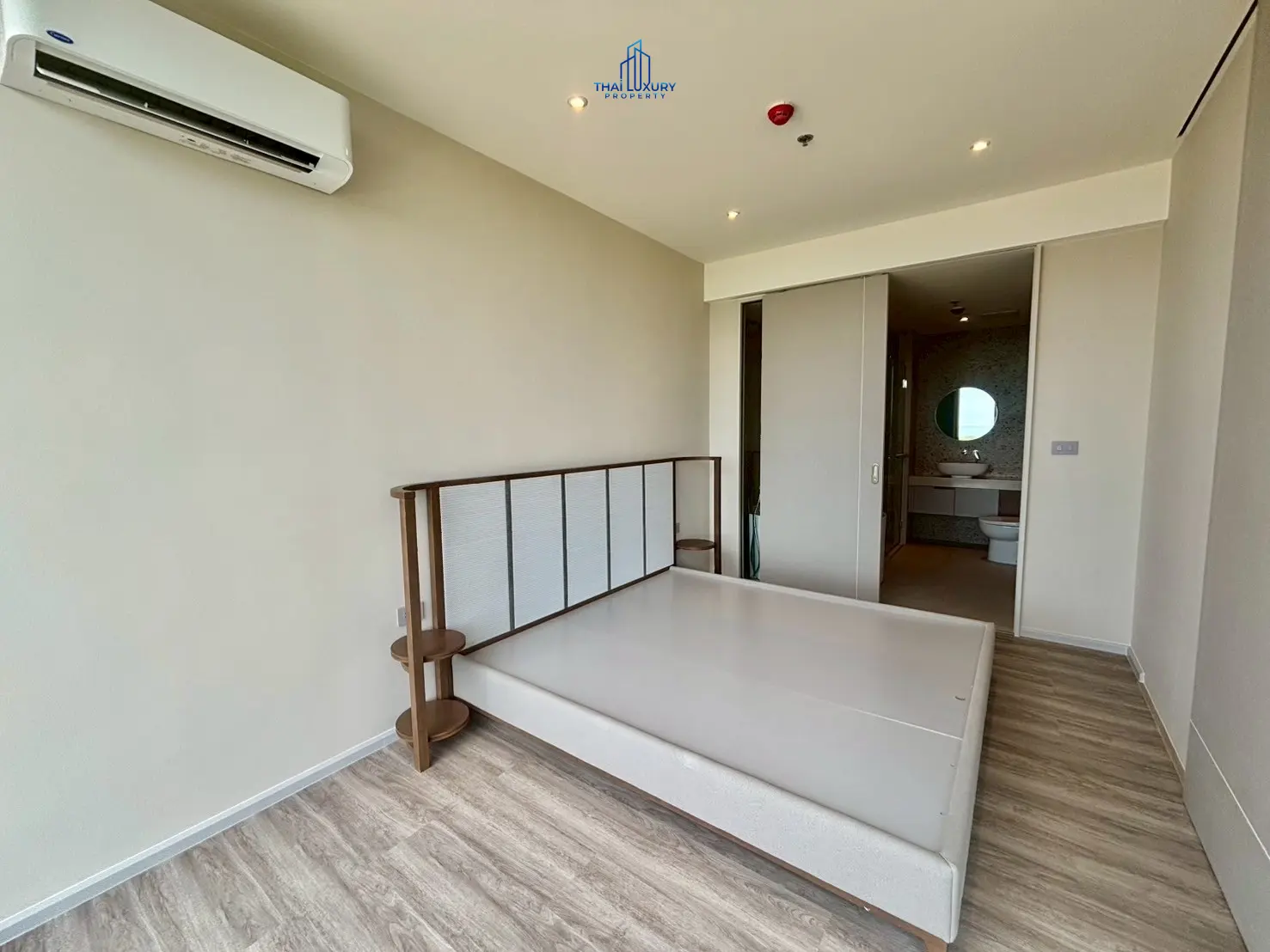 คอนโดหรูใหม่เอี่ยม 1 ห้องนอน เห็นวิวทะเล ที่ VEHHA HUA HIN