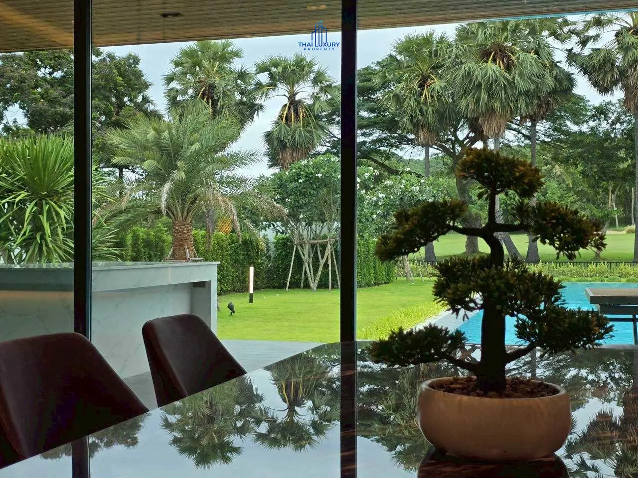 วิลล่าหรู บนสนามกอล์ฟ พร้อมสระว่ายน้ำส่วนตัว ที่ Palm Hills Golf Course หัวหิน – ชะอำ