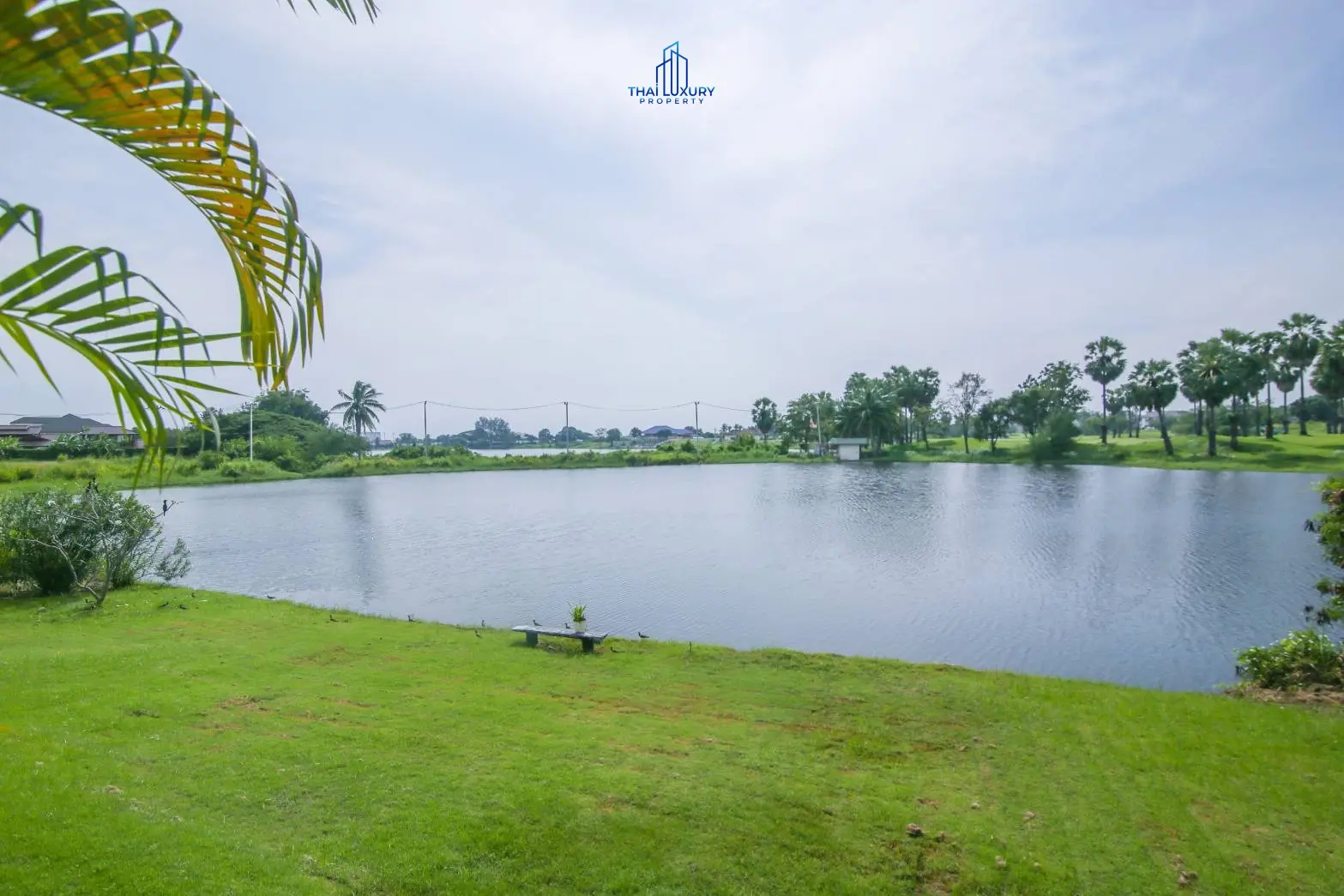 วิลล่าหรู 4 ห้องนอน พร้อมสระว่ายน้ำส่วนตัว ที่ Palm Hills Golf Course ชะอำ – หัวหิน