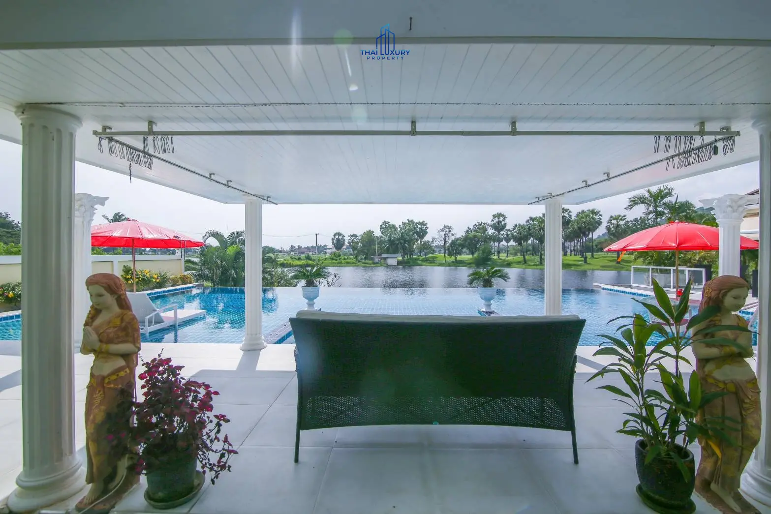วิลล่าหรู 4 ห้องนอน พร้อมสระว่ายน้ำส่วนตัว ที่ Palm Hills Golf Course ชะอำ – หัวหิน