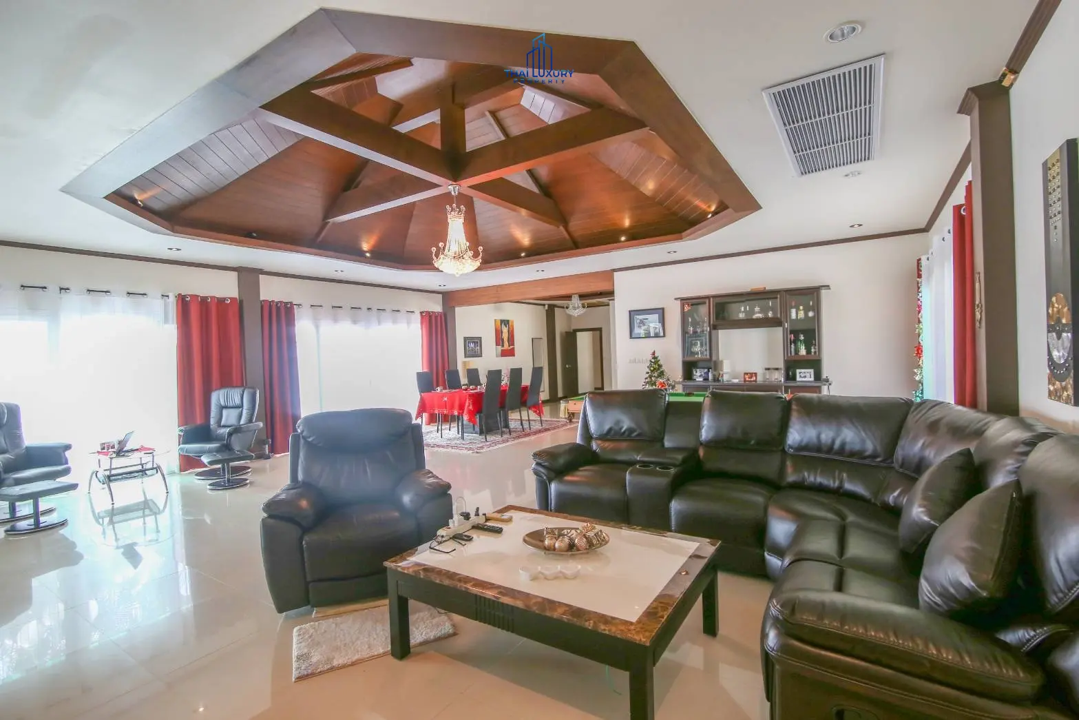 วิลล่าหรู 4 ห้องนอน พร้อมสระว่ายน้ำส่วนตัว ที่ Palm Hills Golf Course ชะอำ – หัวหิน