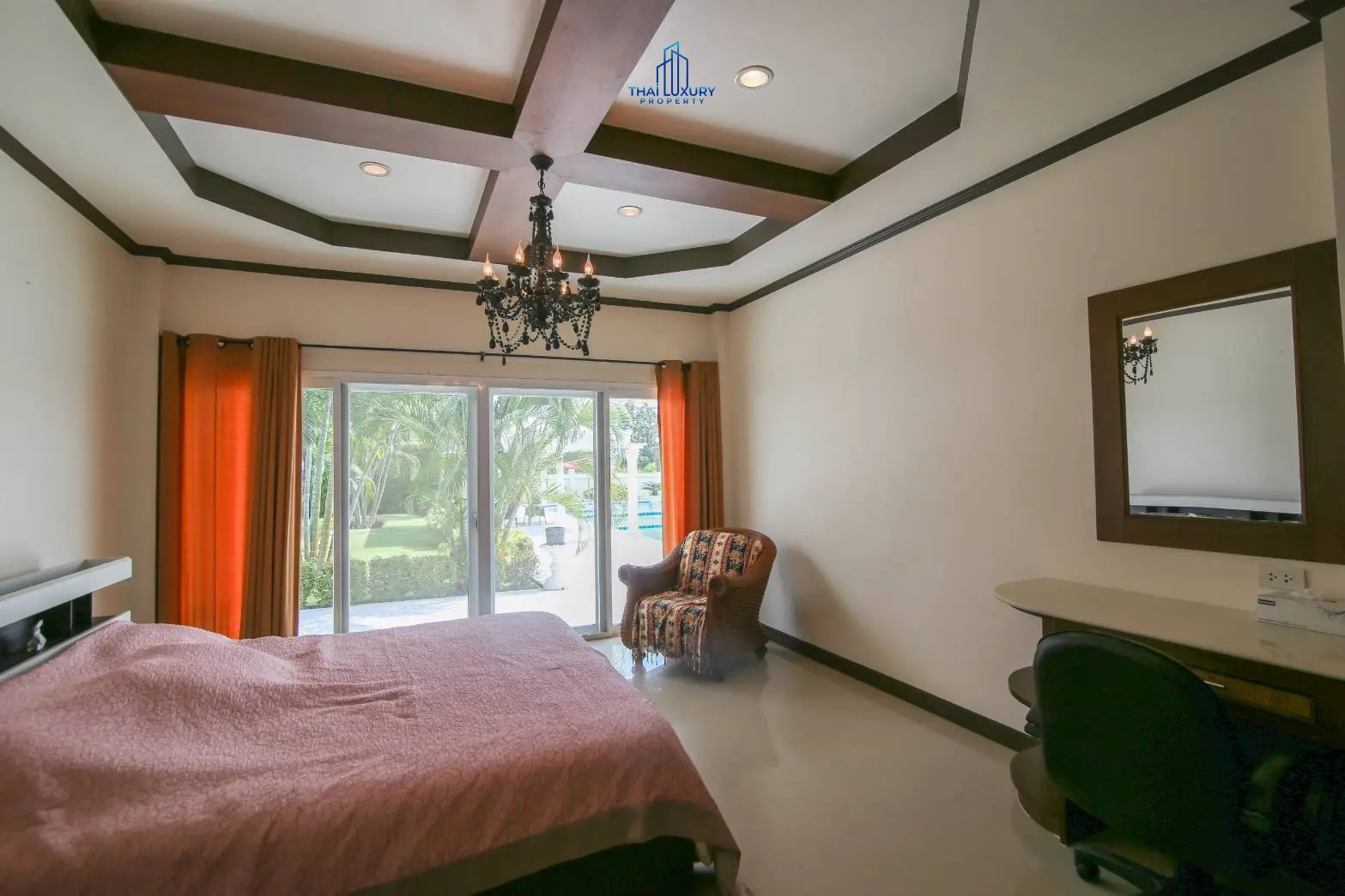 วิลล่าหรู 4 ห้องนอน พร้อมสระว่ายน้ำส่วนตัว ที่ Palm Hills Golf Course ชะอำ – หัวหิน