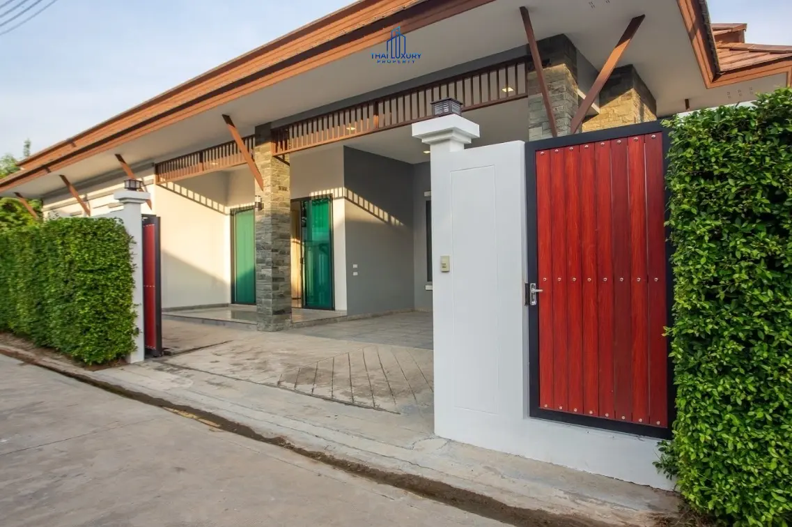 วิลล่าสระว่ายน้ำสุดหรู 3 ห้องนอนสุดสวย ที่ Plumeria Pool Villa หัวหิน - ชะอำ