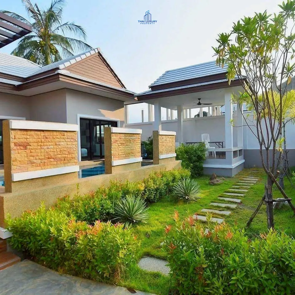 วิลล่าสระว่ายน้ำสุดหรู 3 ห้องนอน ที่ทองสุข พูลวิลล่า ปราณบุรี