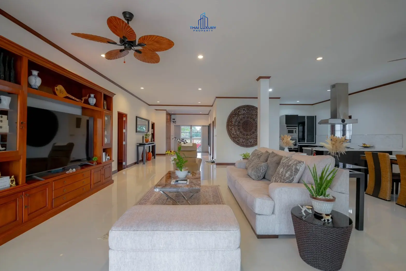วิลล่าสระว่ายน้ำสไตล์โมเดิร์น 3 ห้องนอน ที่ Golf Village หัวหิน – ขาย