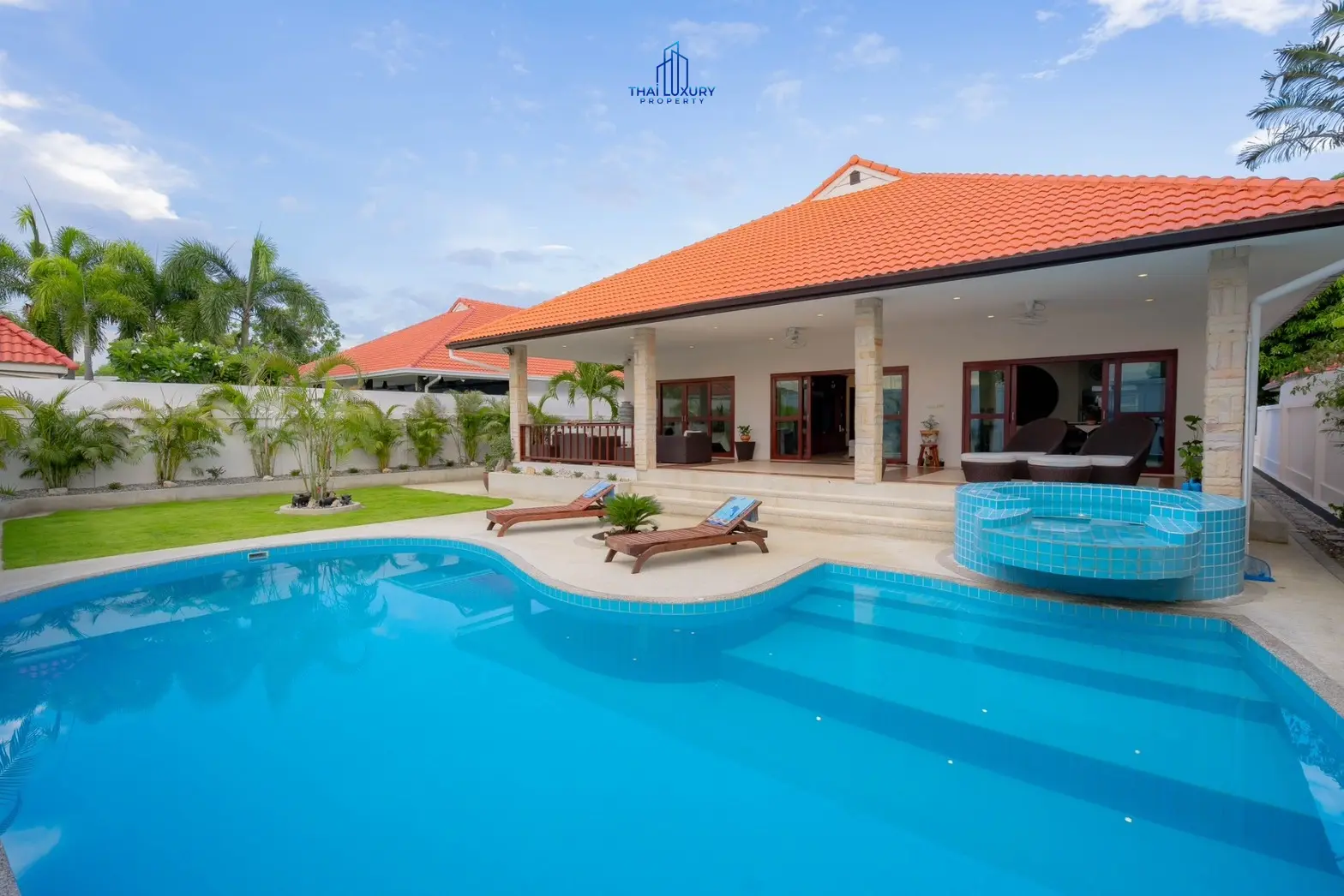 วิลล่าสระว่ายน้ำสไตล์โมเดิร์น 3 ห้องนอน ที่ Golf Village หัวหิน – ขาย