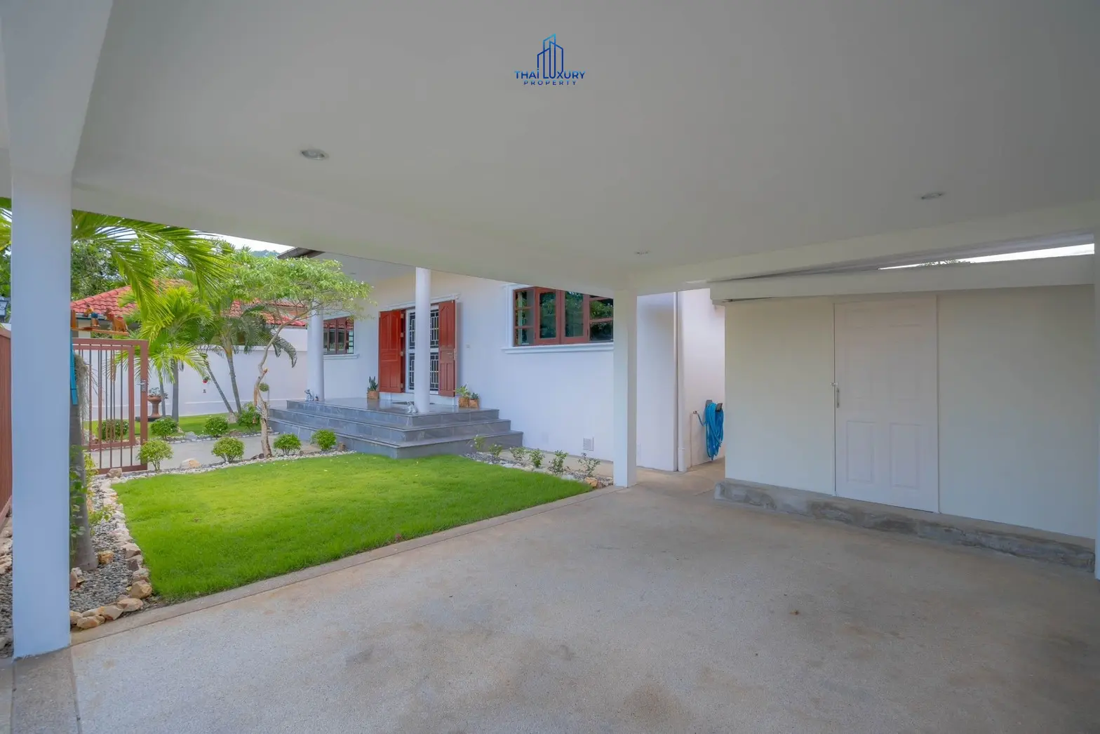 วิลล่าสระว่ายน้ำสไตล์โมเดิร์น 3 ห้องนอน ที่ Golf Village หัวหิน – ขาย