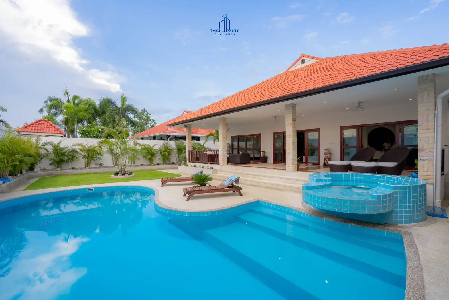 วิลล่าสระว่ายน้ำสไตล์โมเดิร์น 3 ห้องนอน ที่ Golf Village หัวหิน – ขาย