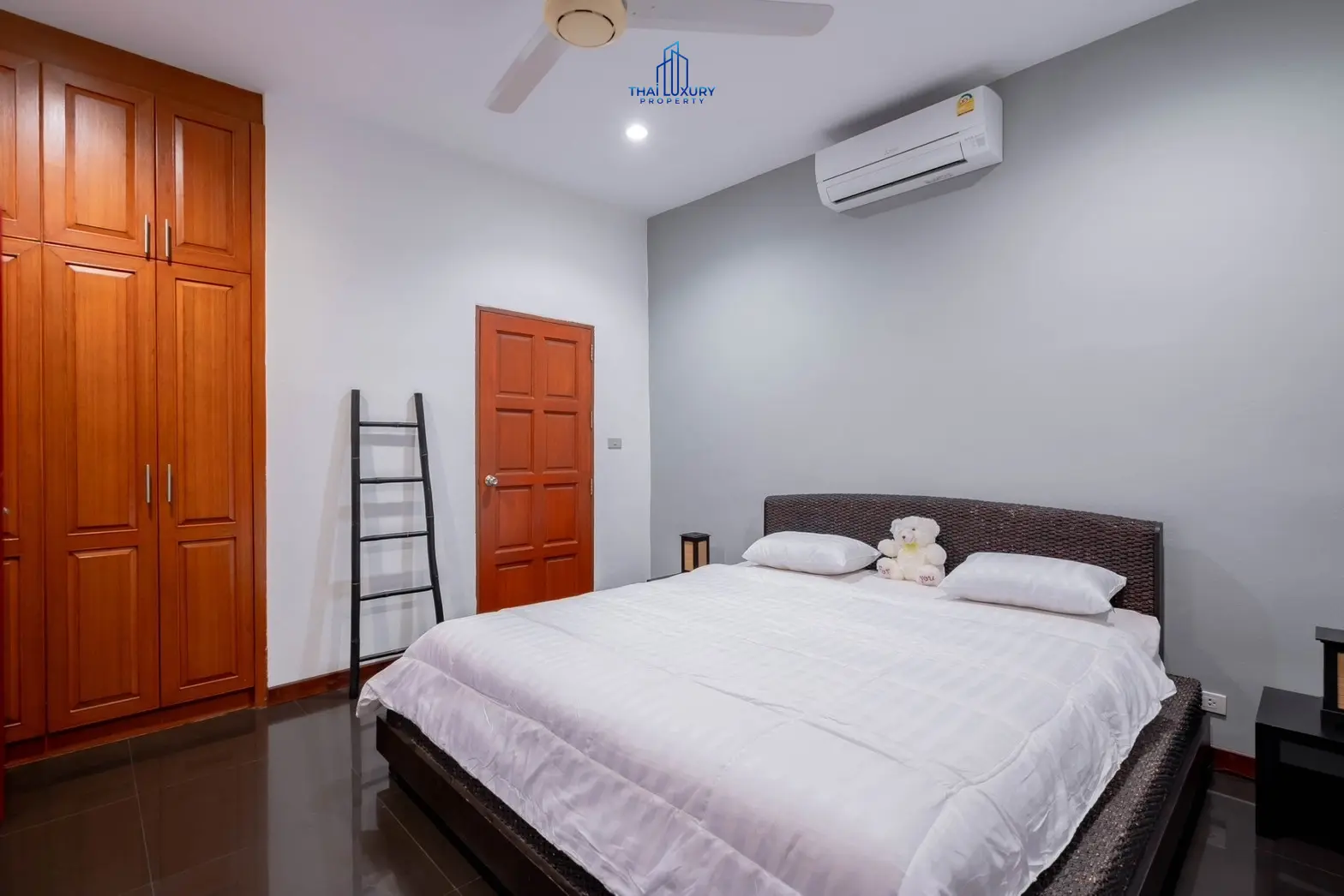 วิลล่าสระว่ายน้ำสไตล์โมเดิร์น 3 ห้องนอน ที่ Golf Village หัวหิน – ขาย