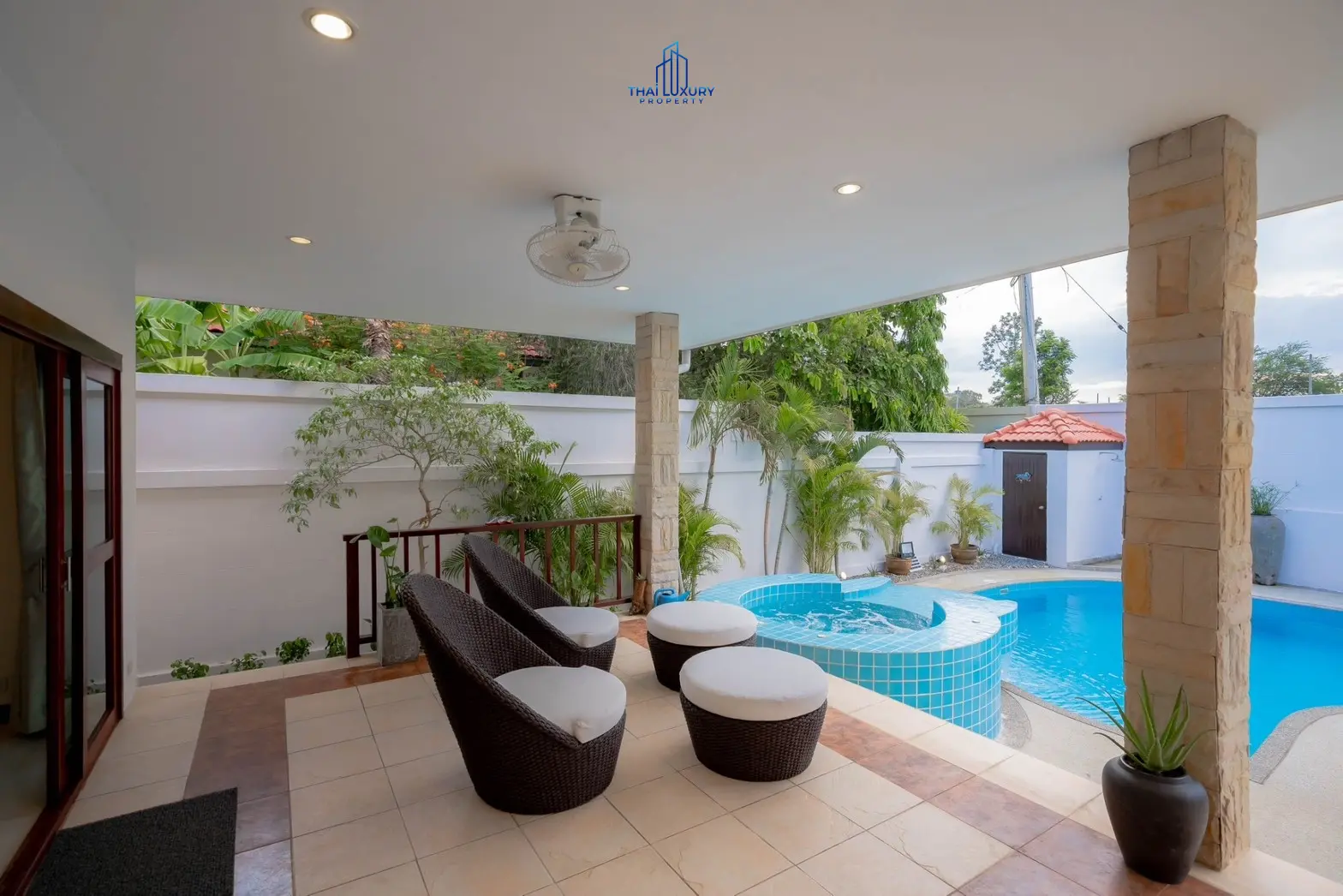 วิลล่าสระว่ายน้ำสไตล์โมเดิร์น 3 ห้องนอน ที่ Golf Village หัวหิน – ขาย