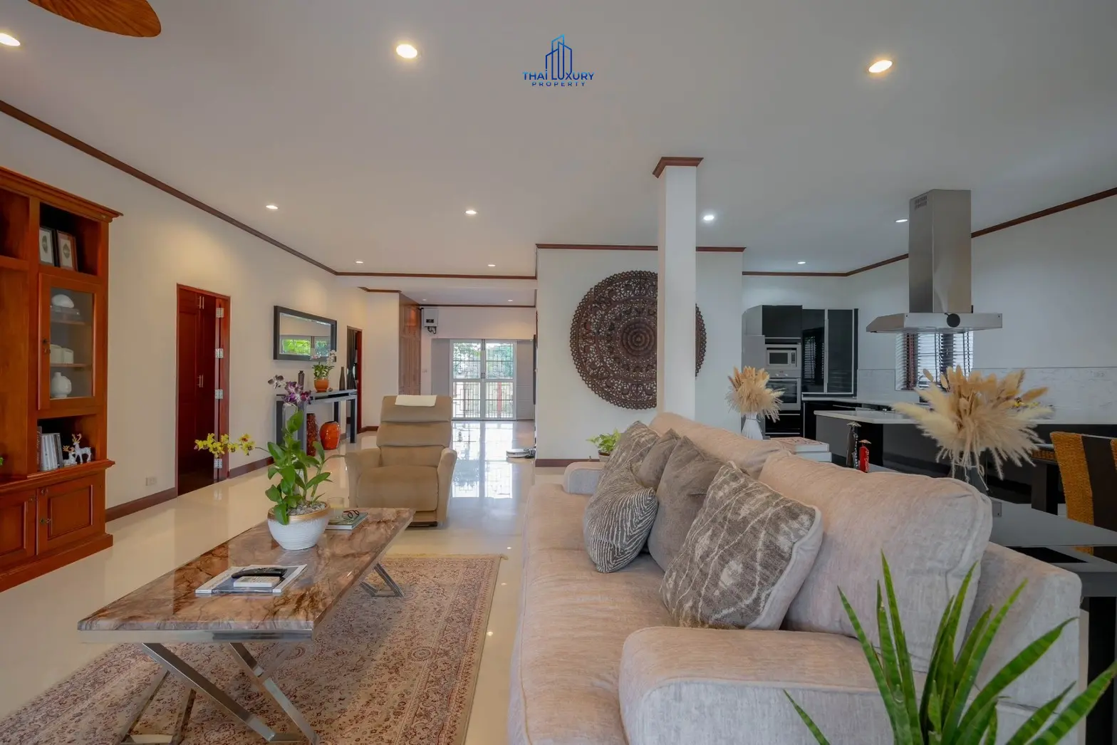 วิลล่าสระว่ายน้ำสไตล์โมเดิร์น 3 ห้องนอน ที่ Golf Village หัวหิน – ขาย