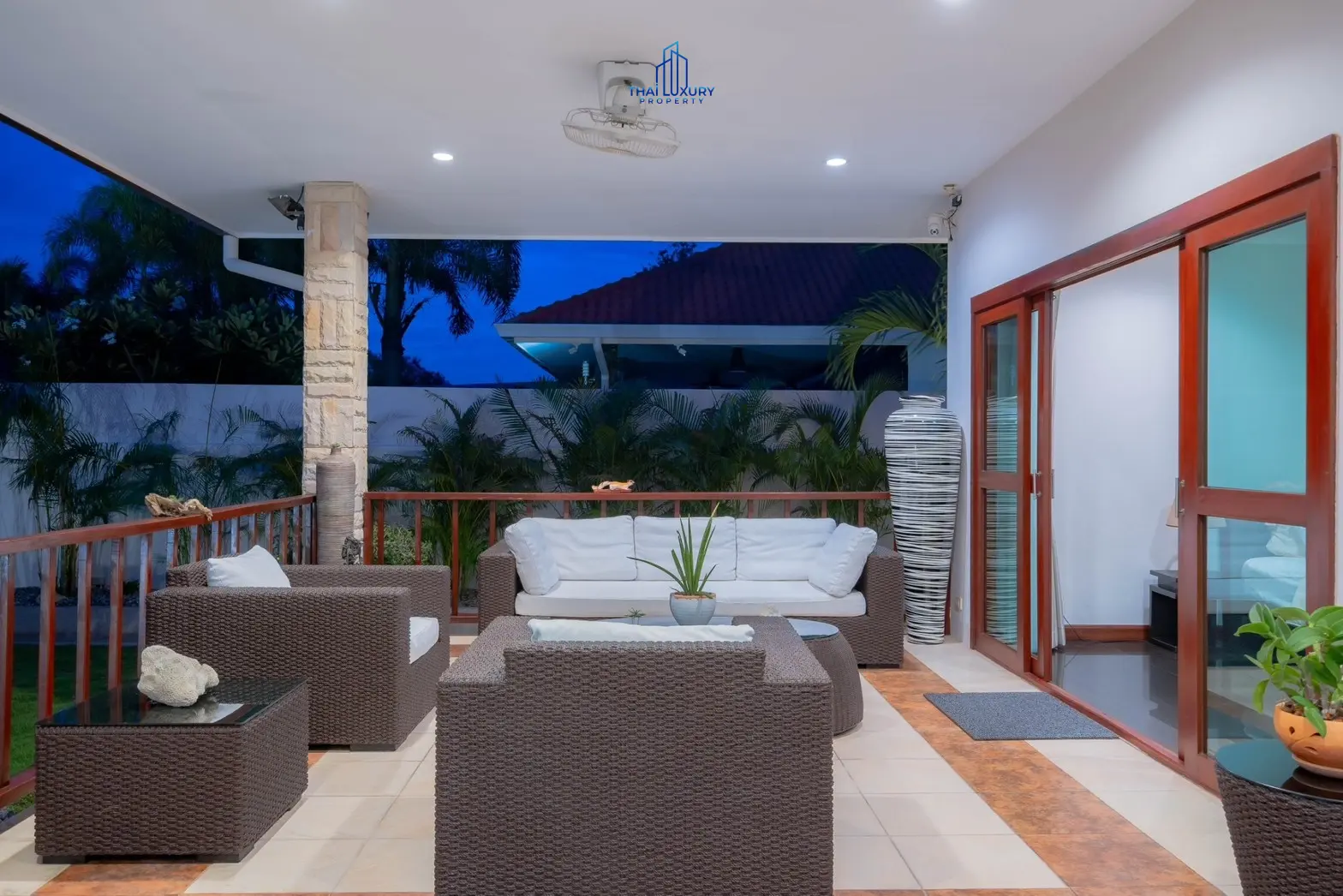 วิลล่าสระว่ายน้ำสไตล์โมเดิร์น 3 ห้องนอน ที่ Golf Village หัวหิน – ขาย