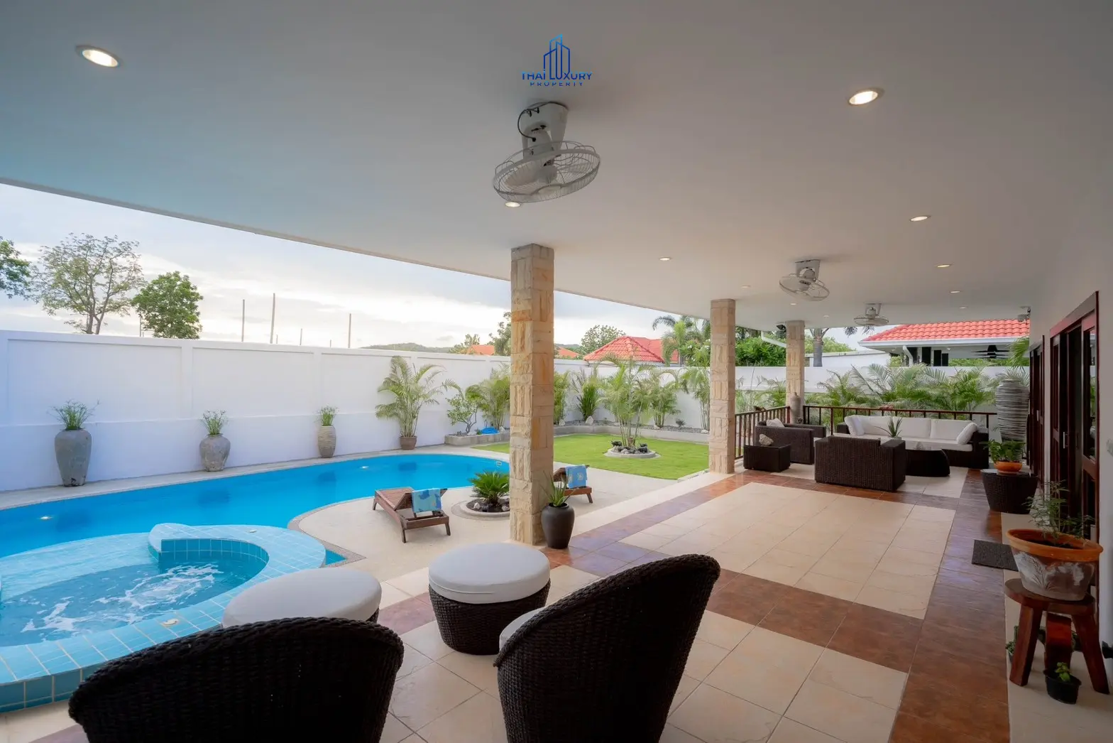 วิลล่าสระว่ายน้ำสไตล์โมเดิร์น 3 ห้องนอน ที่ Golf Village หัวหิน – ขาย