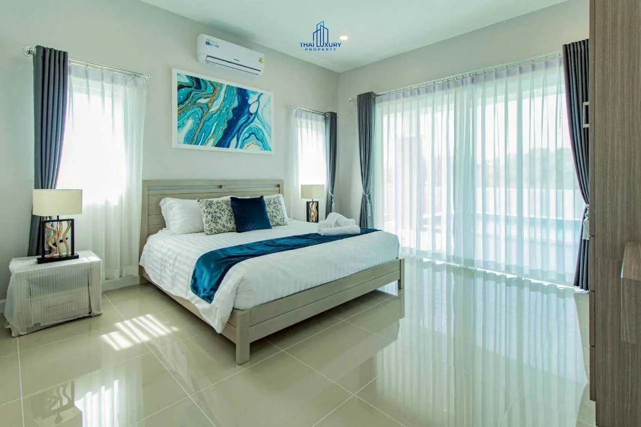 วิลล่าสระว่ายน้ำสไตล์โมเดิร์น 3 ห้องนอน สำหรับขาย ที่ Emerald Valley หัวหิน