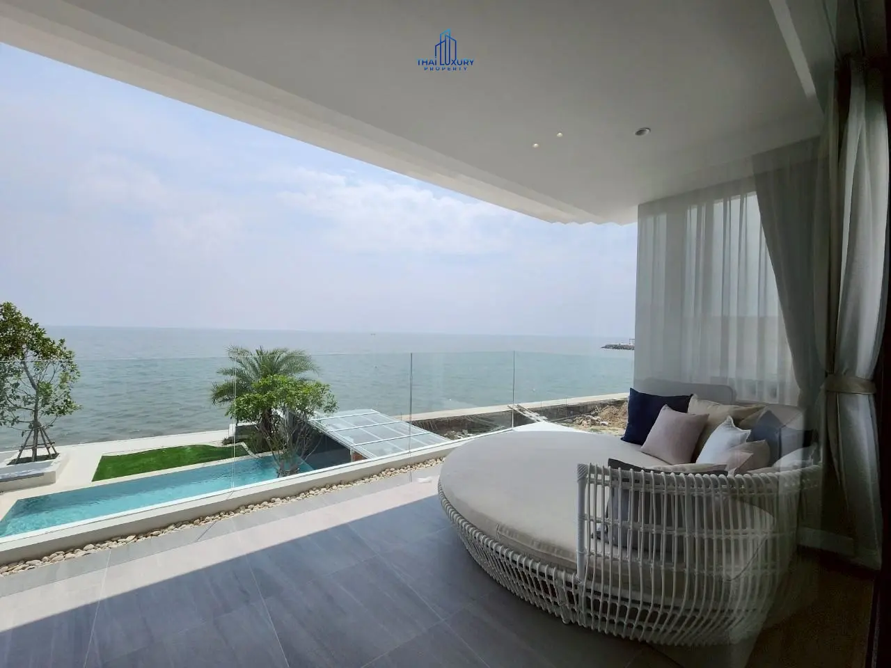 วิลล่าสระว่ายน้ำสุดหรูริมชายหาด 5 ห้องนอน สำหรับขาย ที่ Kehadfa Grand Villa ชะอำ - หัวหิน