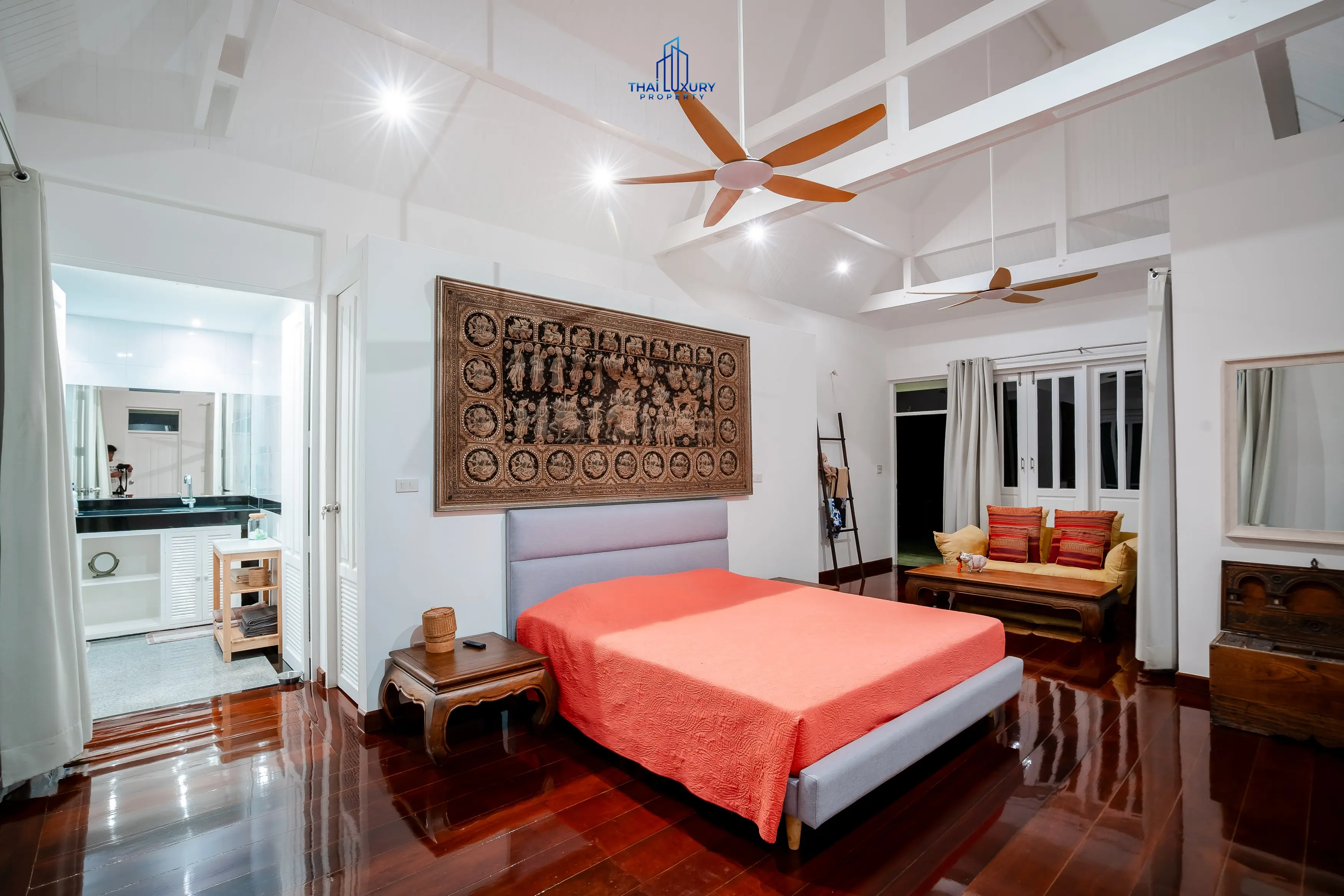 วิลล่าสระว่ายน้ำสุดหรู 4 ห้องนอน พร้อมวิวภูเขา ที่ไวท์โลตัส หัวหิน