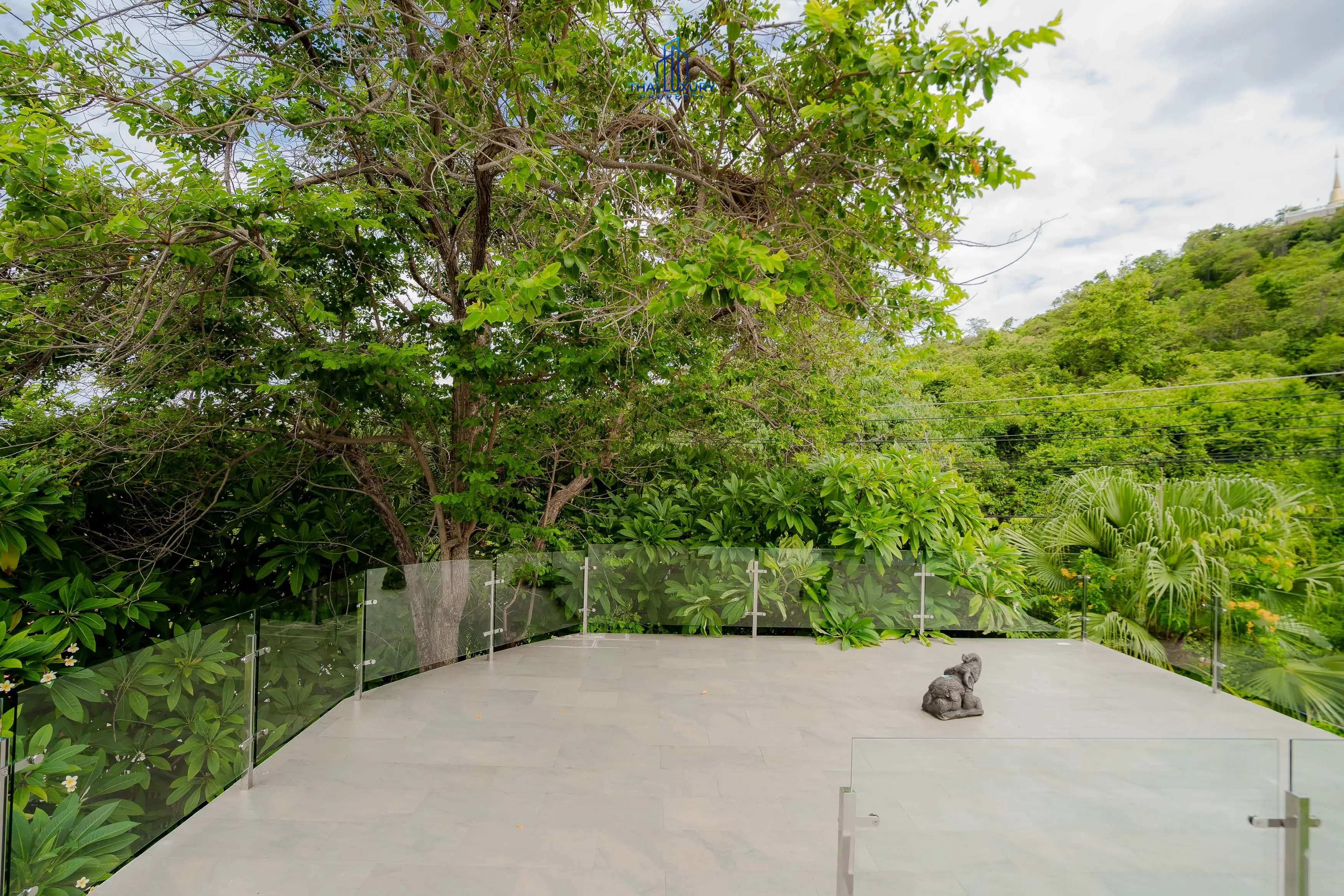 วิลล่าสระว่ายน้ำสุดหรู 4 ห้องนอน พร้อมวิวภูเขา ที่ไวท์โลตัส หัวหิน