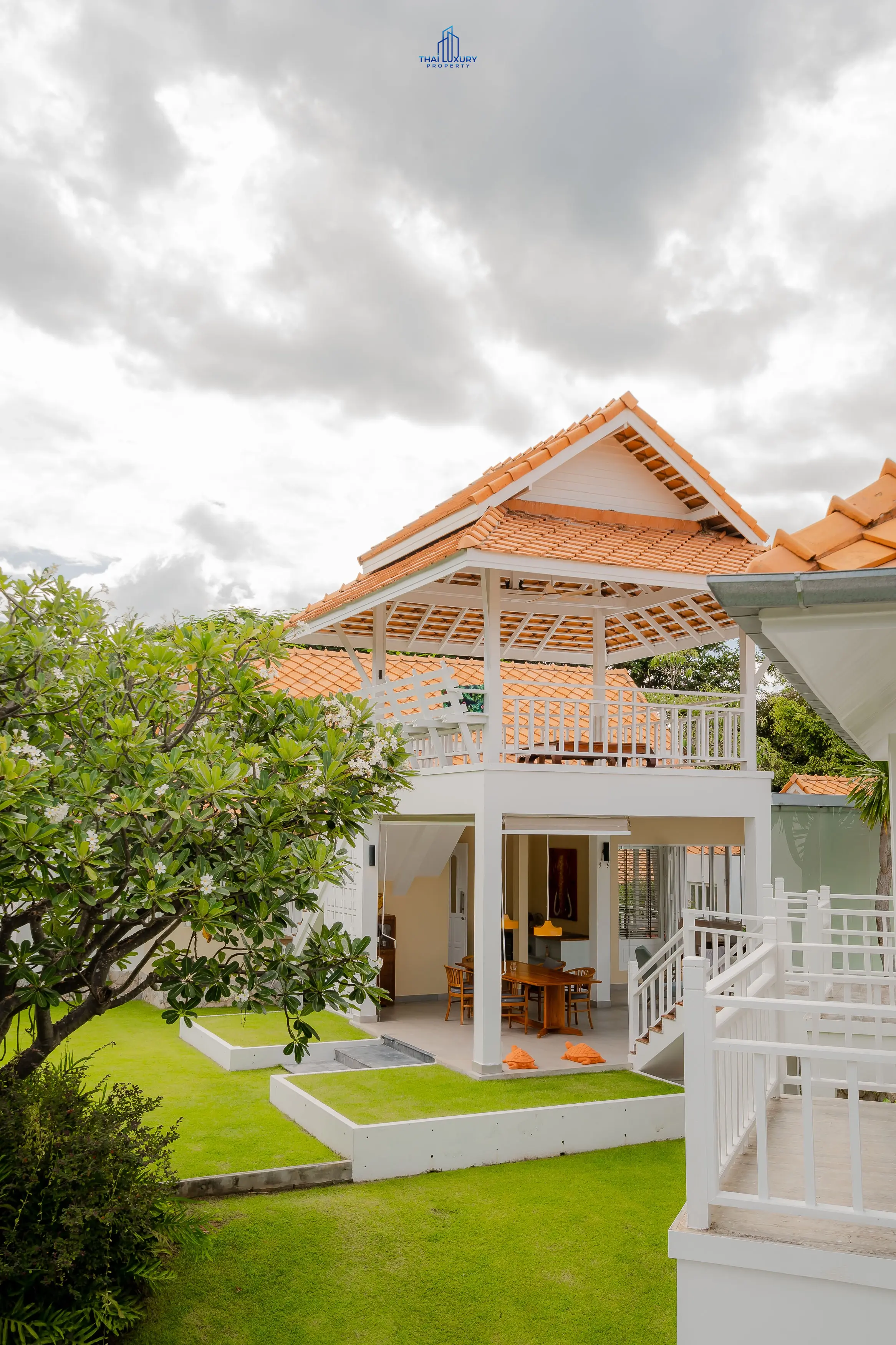 วิลล่าสระว่ายน้ำสุดหรู 4 ห้องนอน พร้อมวิวภูเขา ที่ไวท์โลตัส หัวหิน
