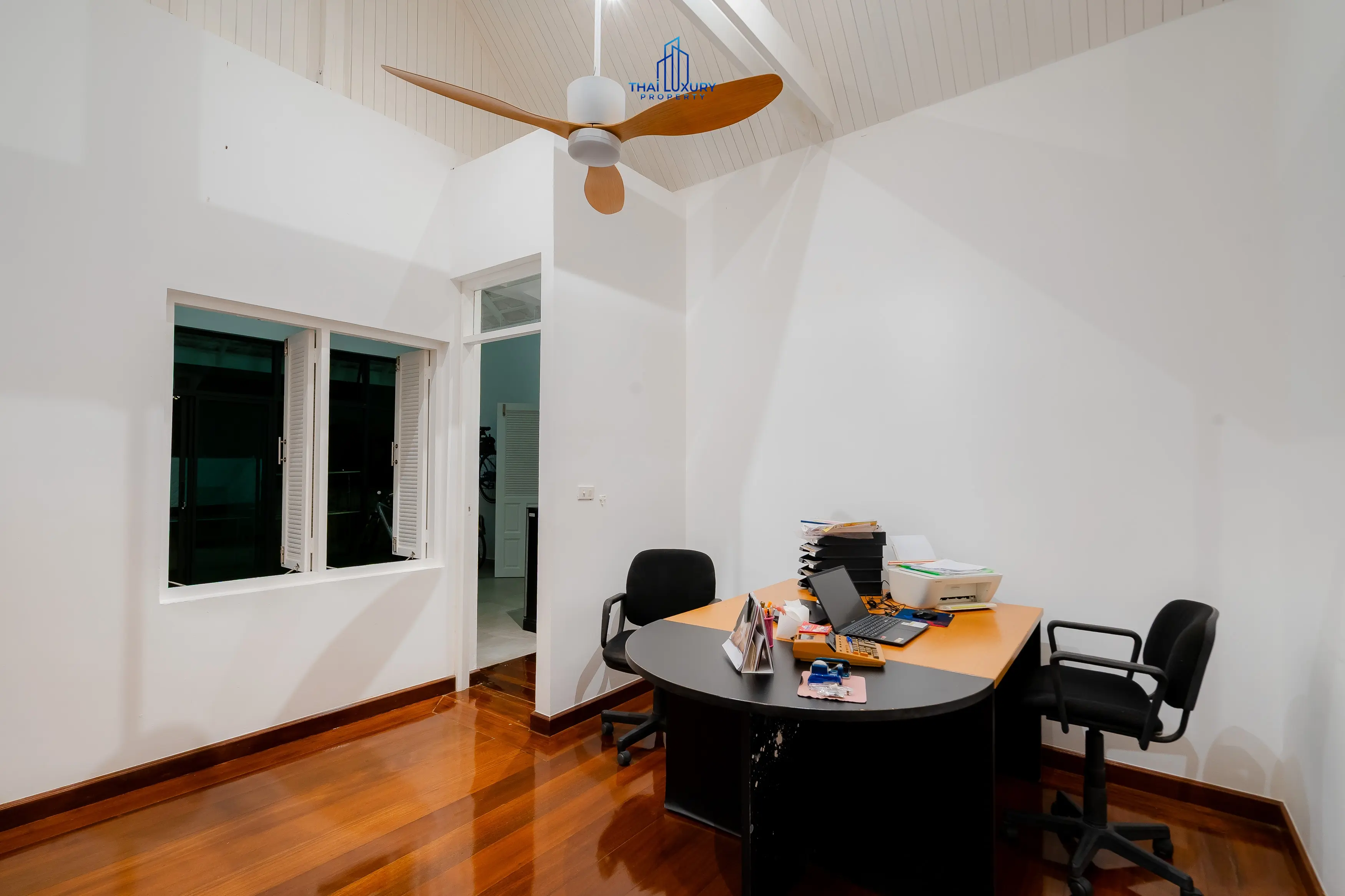 วิลล่าสระว่ายน้ำสุดหรู 4 ห้องนอน พร้อมวิวภูเขา ที่ไวท์โลตัส หัวหิน