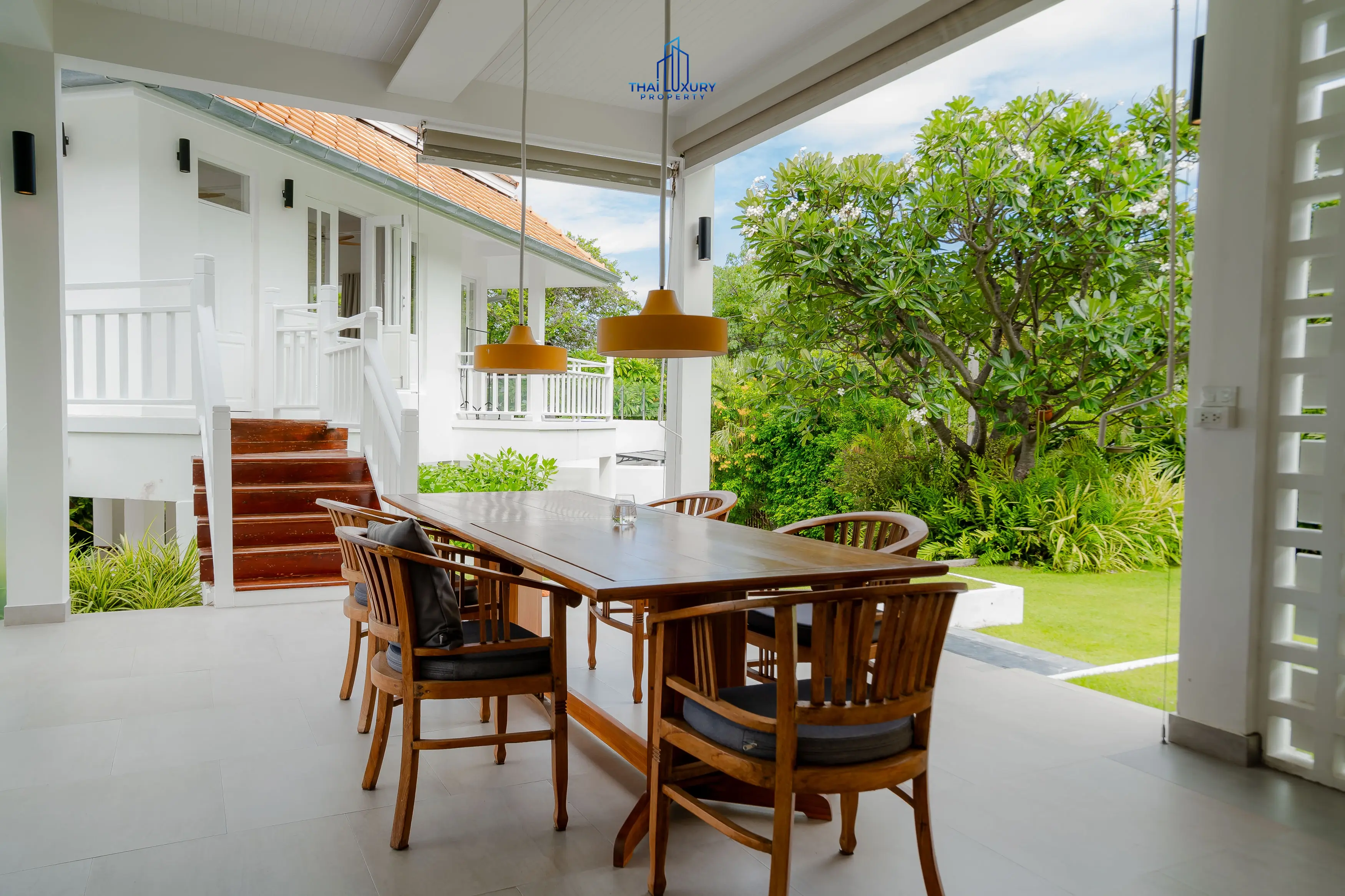 วิลล่าสระว่ายน้ำสุดหรู 4 ห้องนอน พร้อมวิวภูเขา ที่ไวท์โลตัส หัวหิน