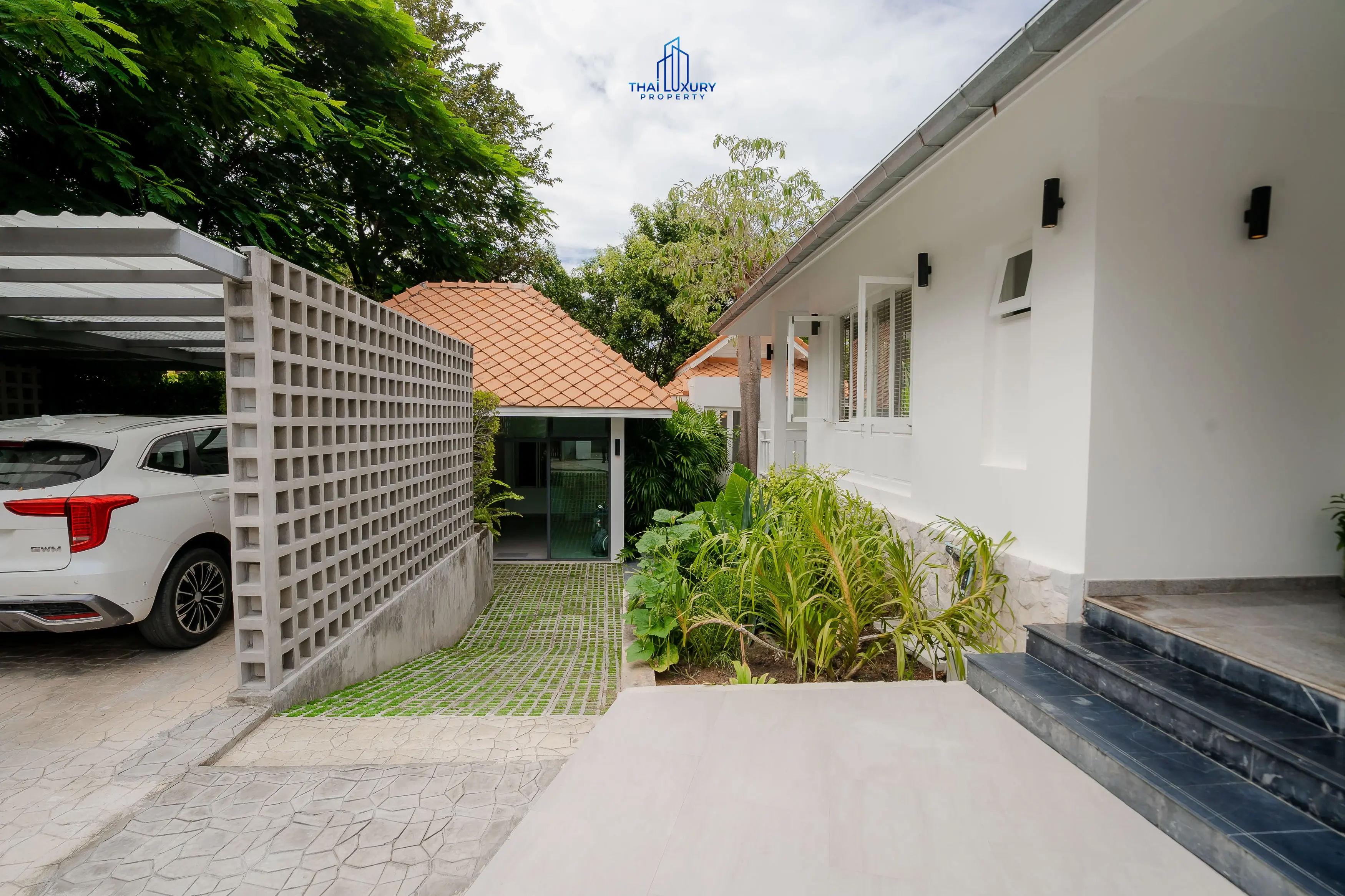 วิลล่าสระว่ายน้ำสุดหรู 4 ห้องนอน พร้อมวิวภูเขา ที่ไวท์โลตัส หัวหิน