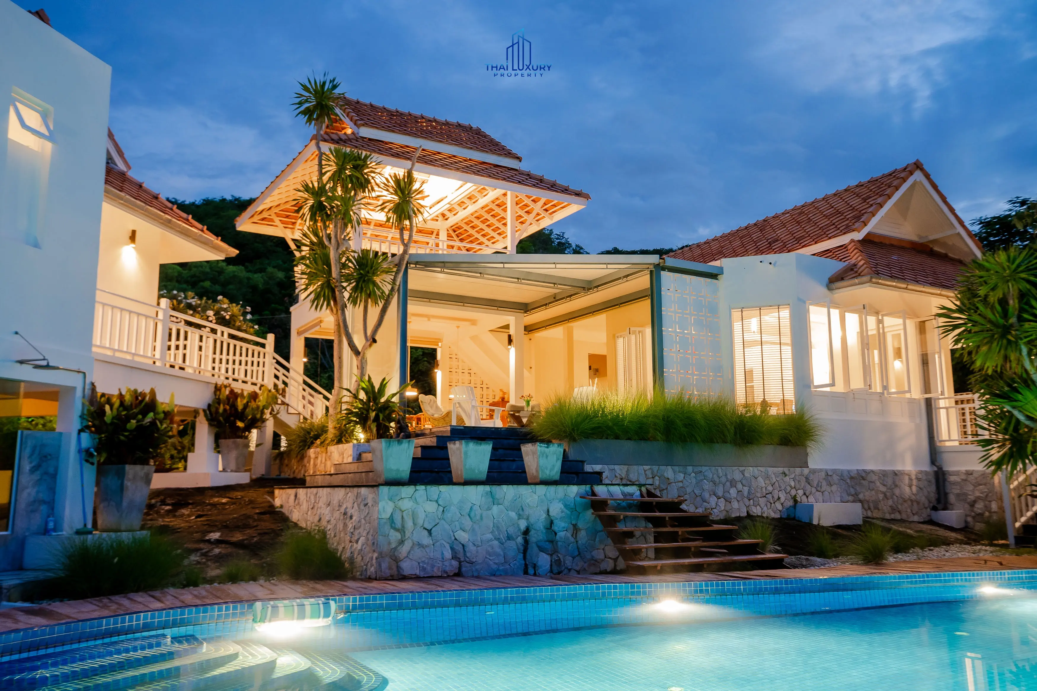 วิลล่าสระว่ายน้ำสุดหรู 4 ห้องนอน พร้อมวิวภูเขา ที่ไวท์โลตัส หัวหิน