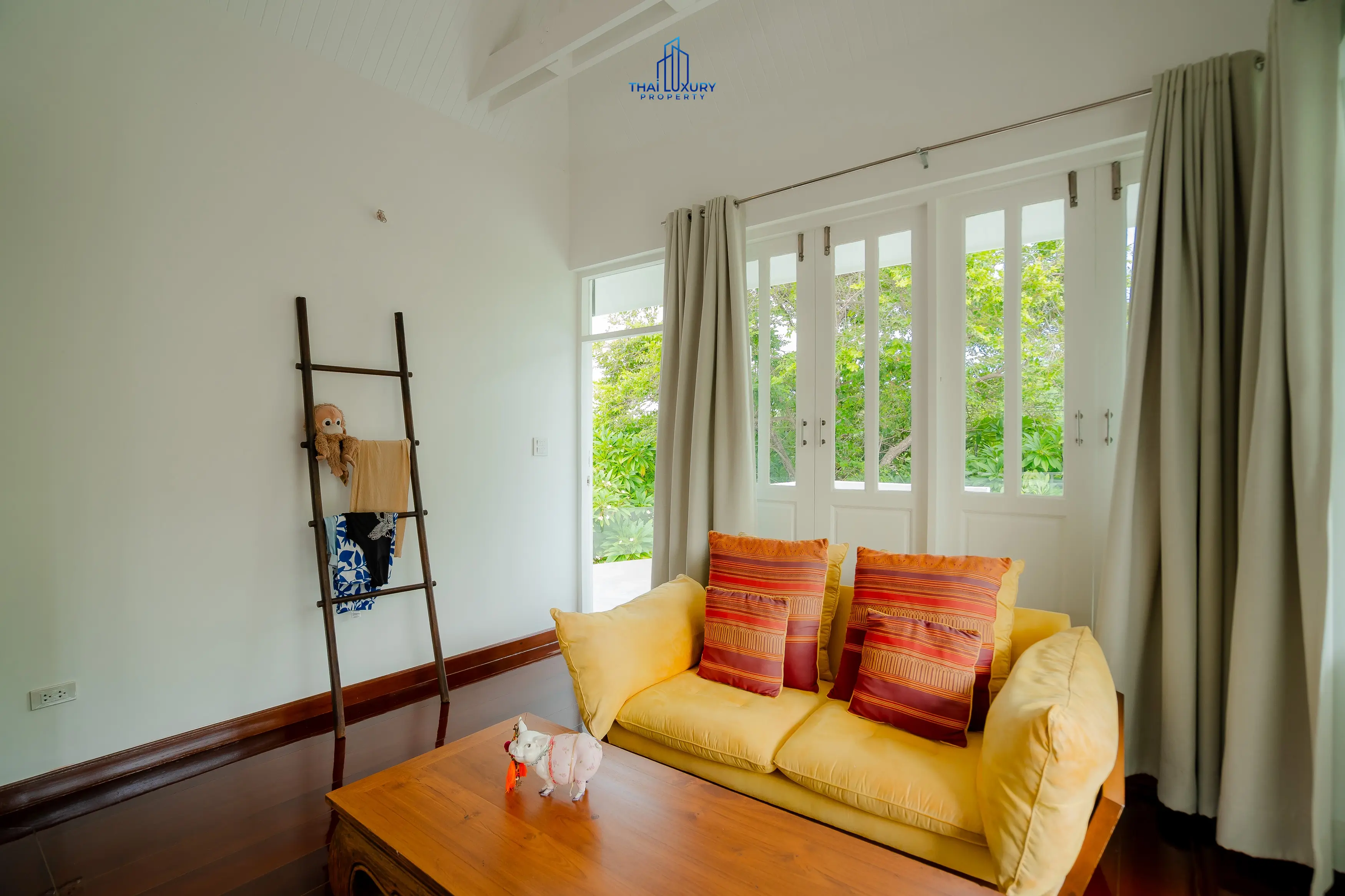 วิลล่าสระว่ายน้ำสุดหรู 4 ห้องนอน พร้อมวิวภูเขา ที่ไวท์โลตัส หัวหิน