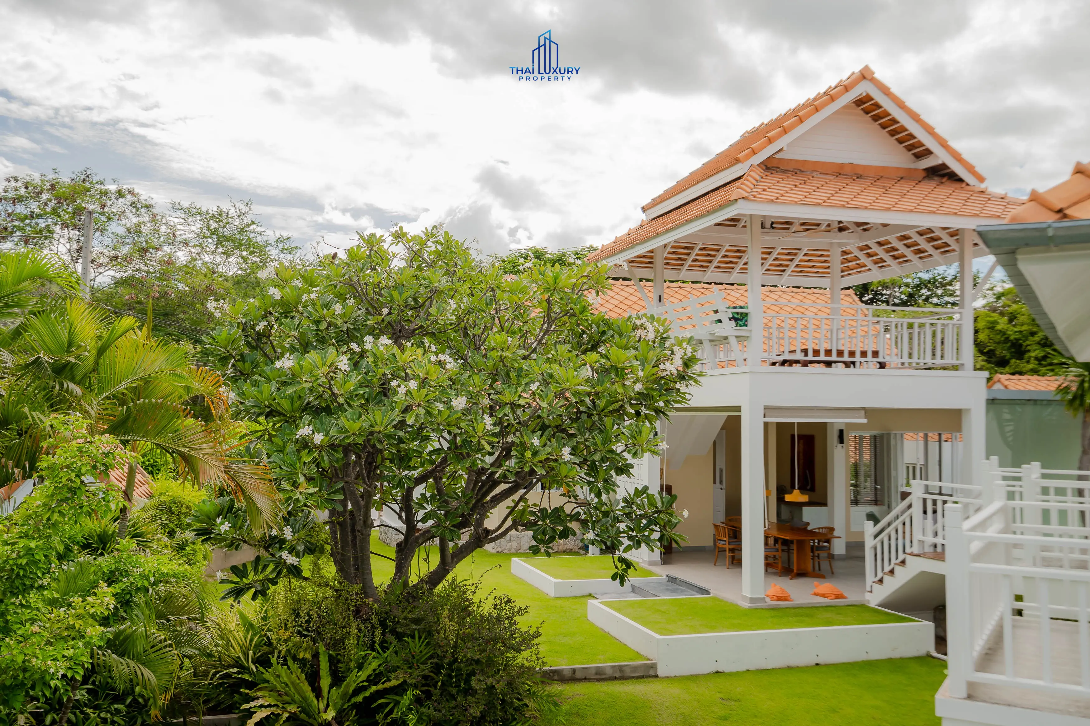 วิลล่าสระว่ายน้ำสุดหรู 4 ห้องนอน พร้อมวิวภูเขา ที่ไวท์โลตัส หัวหิน