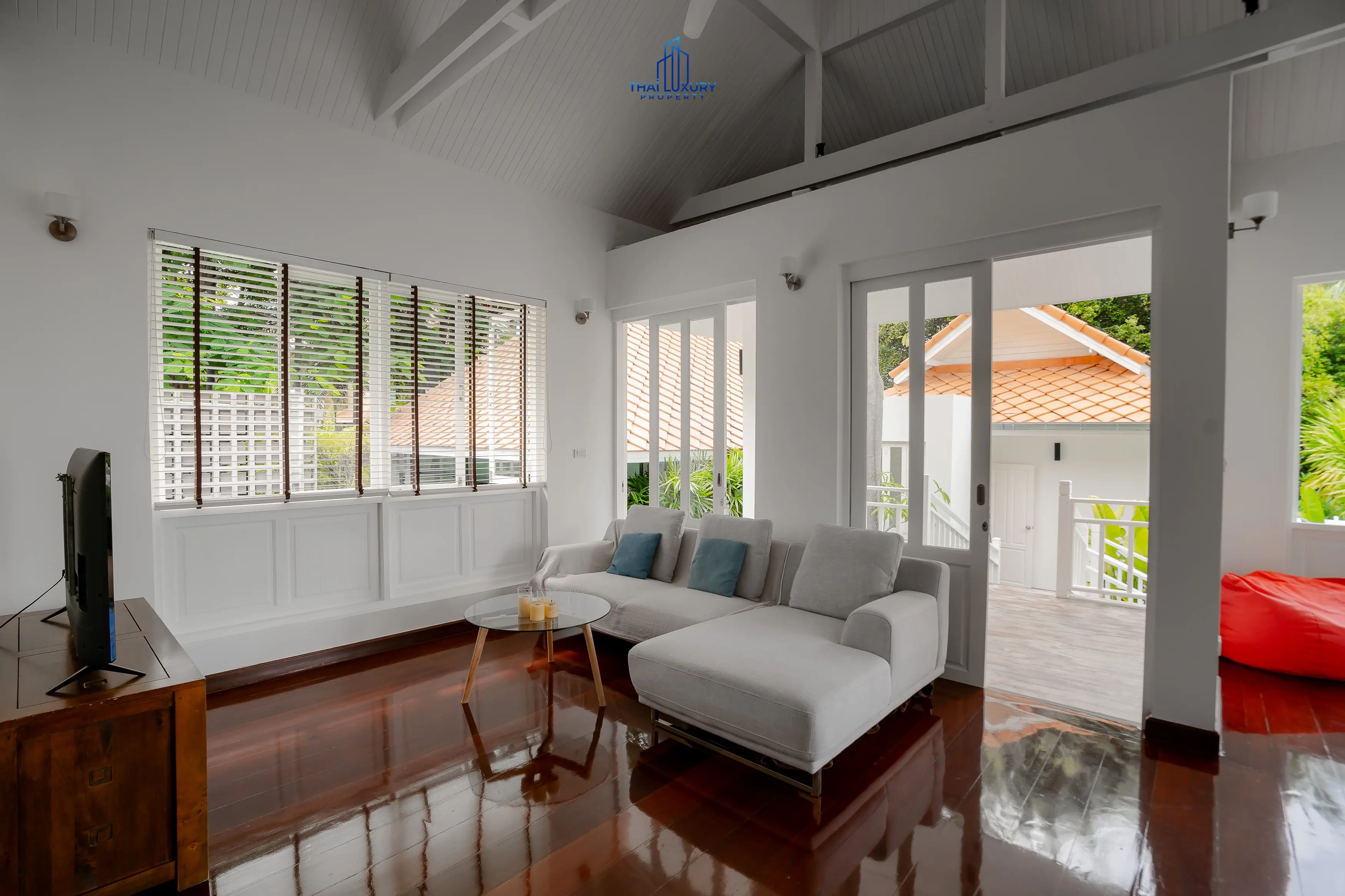 วิลล่าสระว่ายน้ำสุดหรู 4 ห้องนอน พร้อมวิวภูเขา ที่ไวท์โลตัส หัวหิน