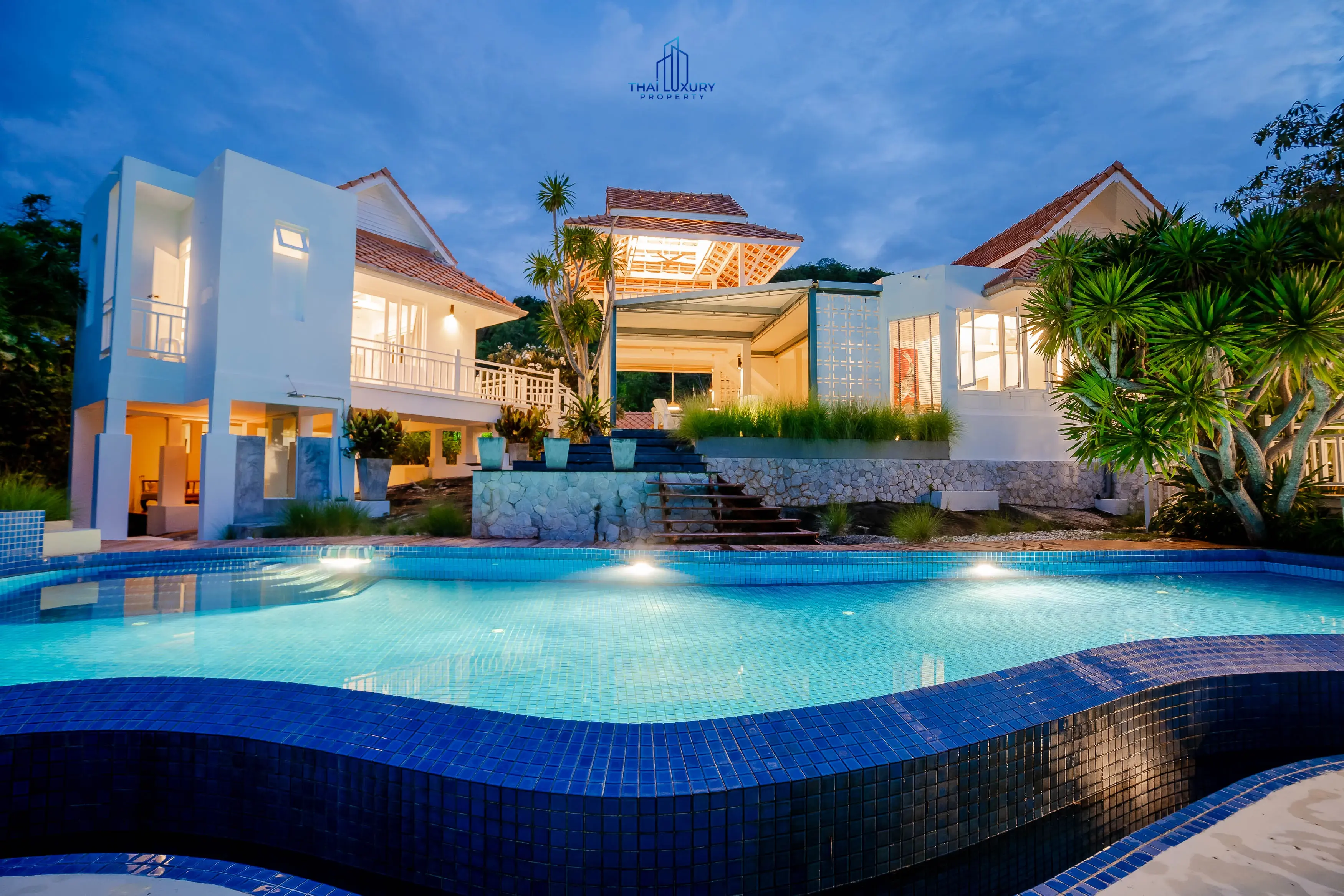 วิลล่าสระว่ายน้ำสุดหรู 4 ห้องนอน พร้อมวิวภูเขา ที่ไวท์โลตัส หัวหิน