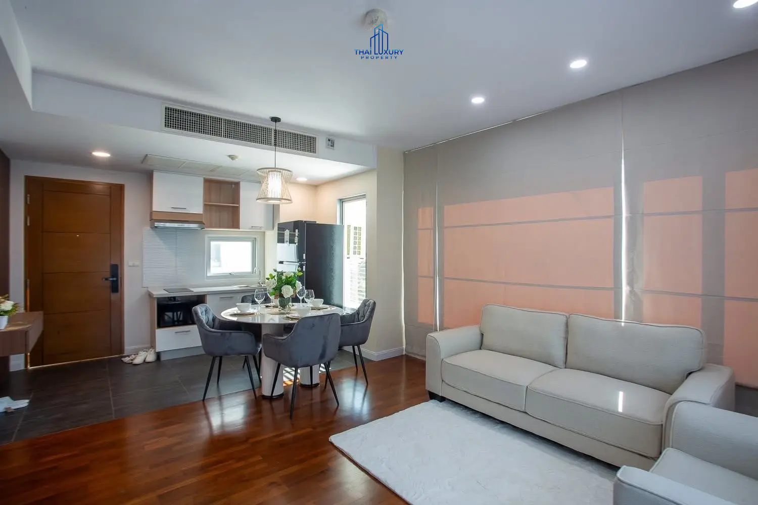 ขายคอนโดหรูริมทะเล 2 ห้องนอน ที่บ้านแสนดาว หัวหิน
