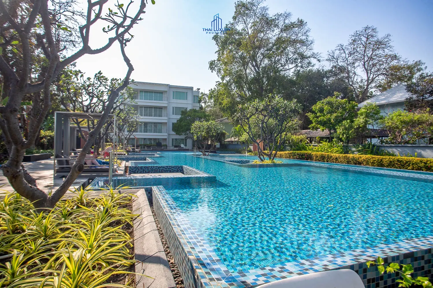 ขายคอนโดหรูริมทะเล 2 ห้องนอน ที่บ้านแสนดาว หัวหิน