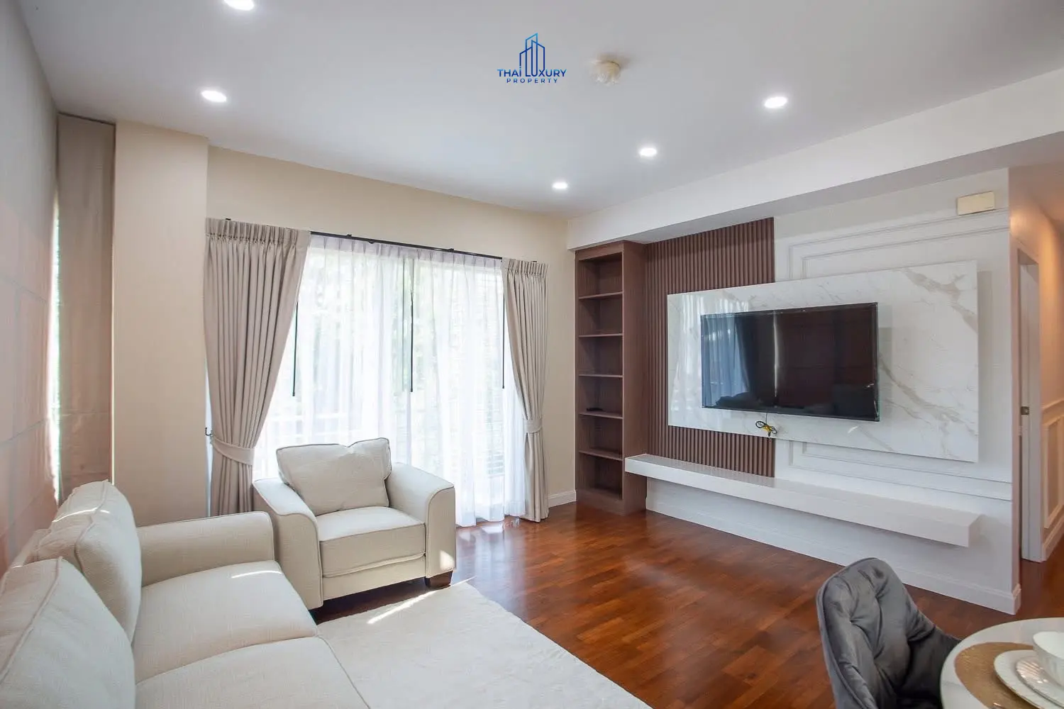 ขายคอนโดหรูริมทะเล 2 ห้องนอน ที่บ้านแสนดาว หัวหิน